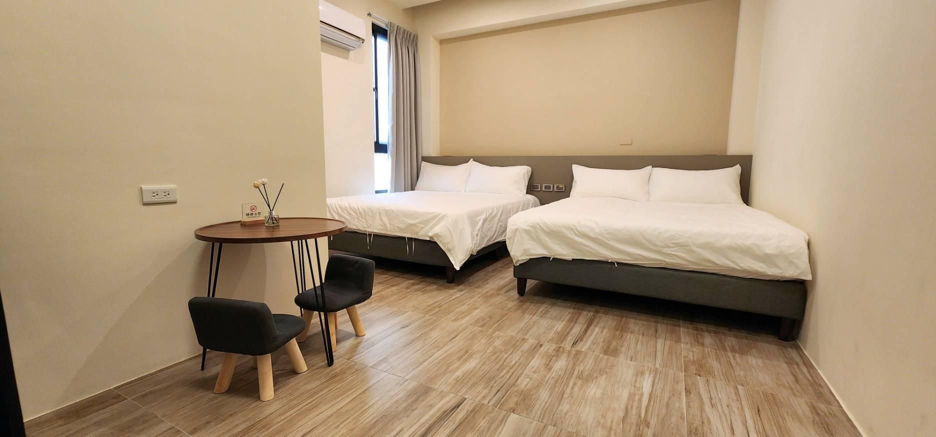Quad Suite