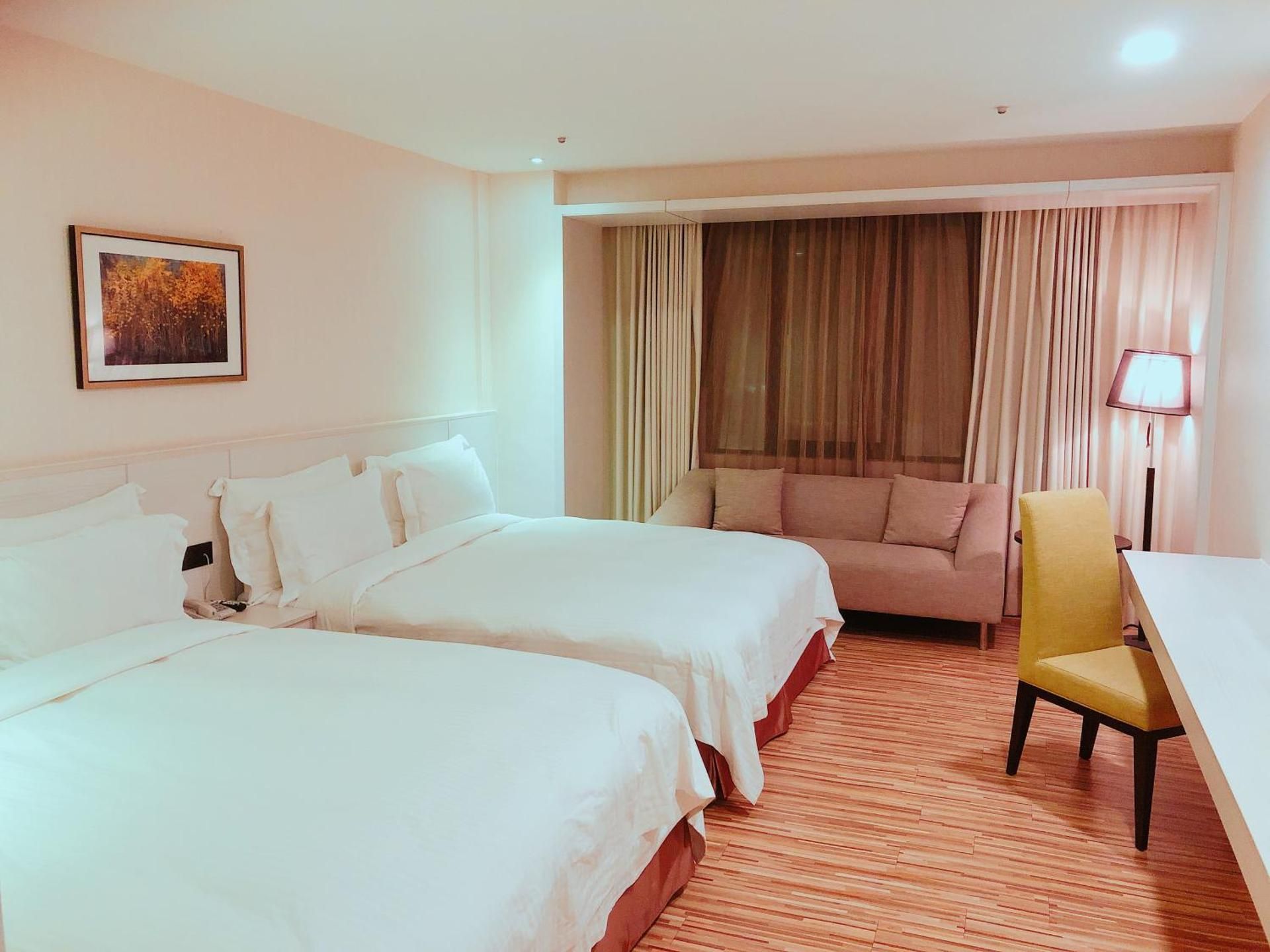 Deluxe Twin Bed Room