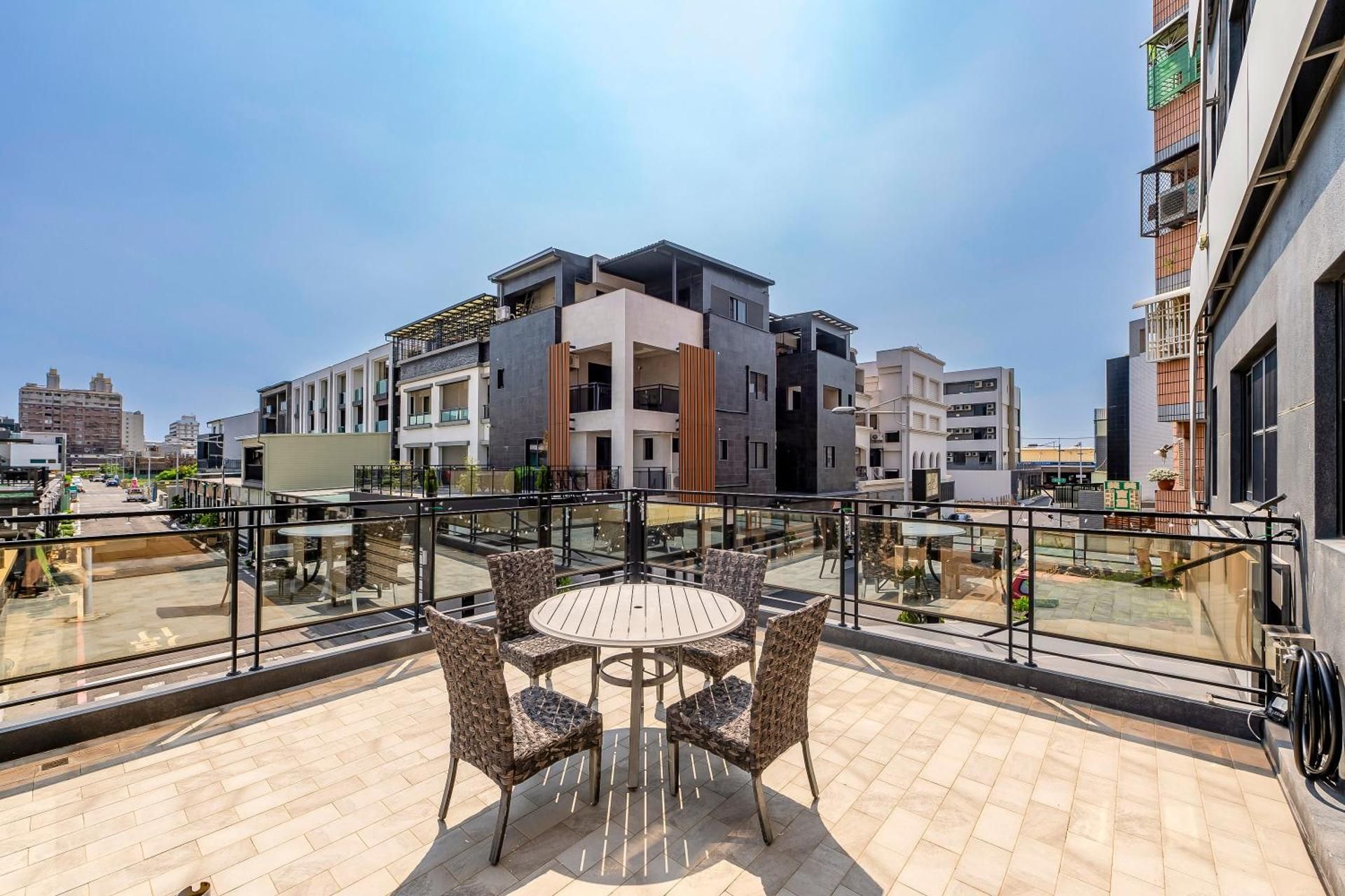 Happiness Romantic B&B