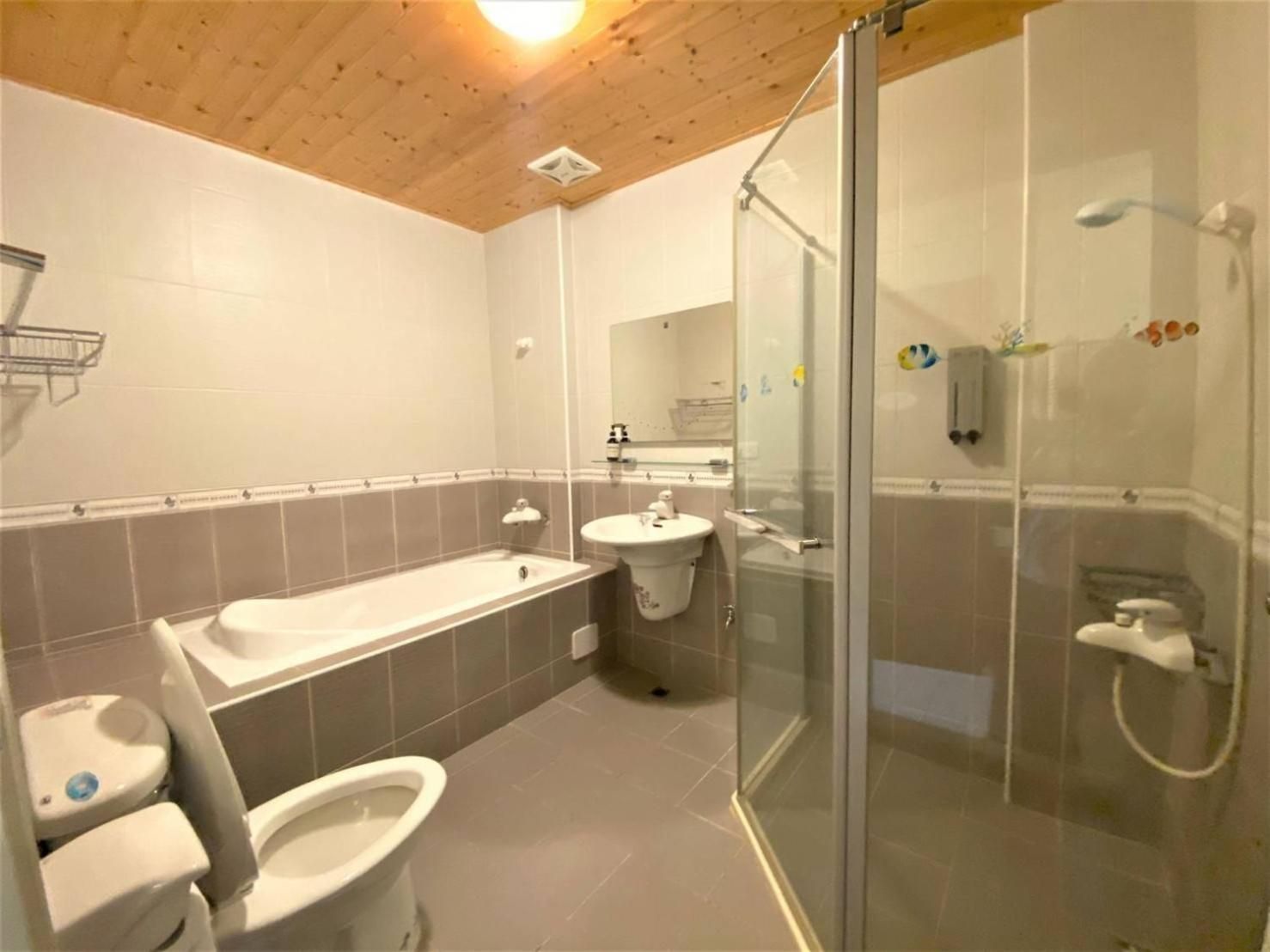 Happy Manor Superior Quadruple Room 2