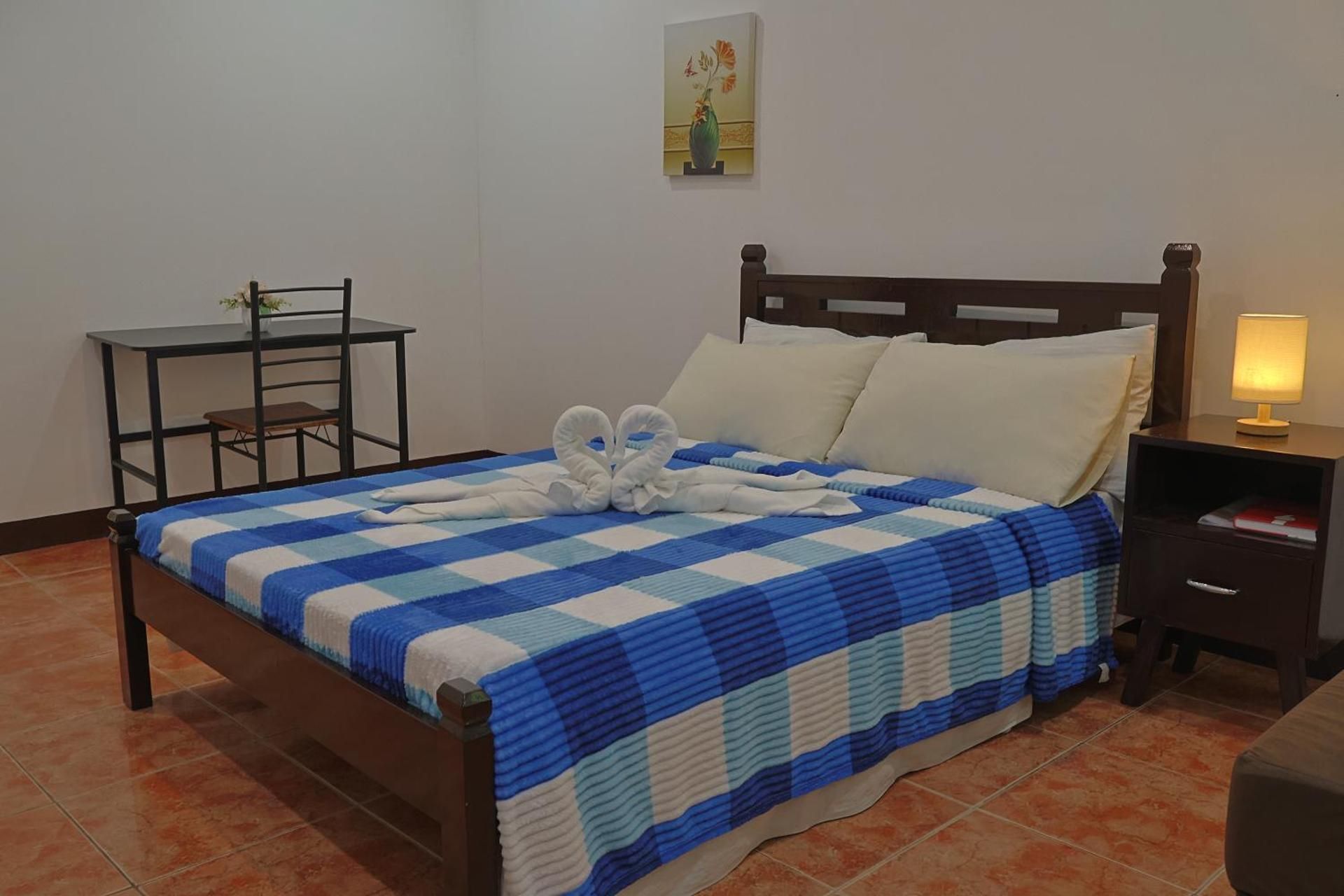 Point Vista Transient Accomodation Comfort Triple Room with Shower