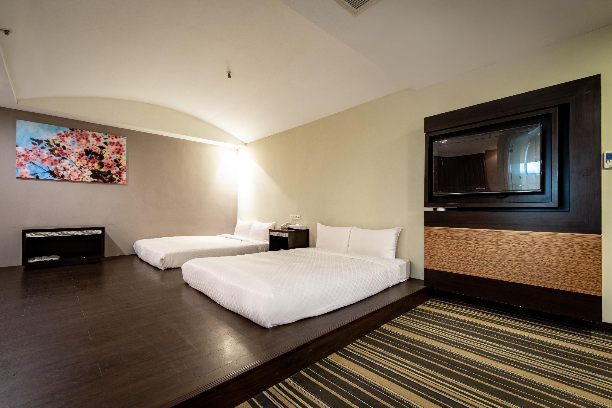 Japanese Family Room with Bathroom and Toilet
