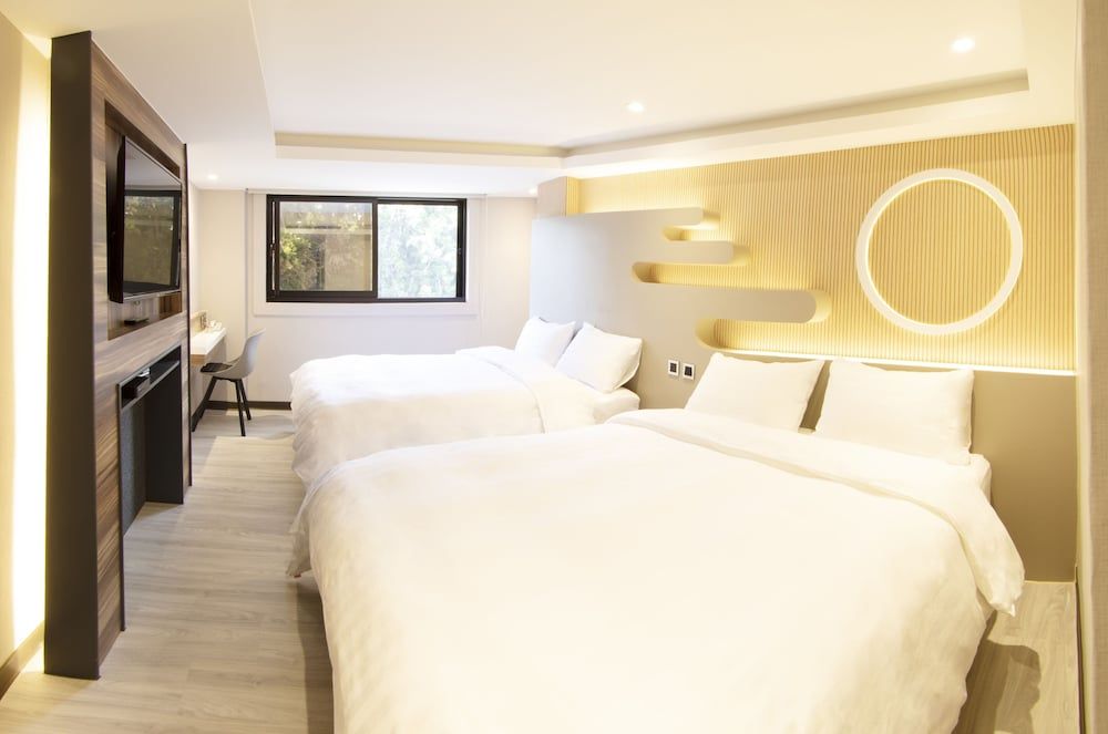 Deluxe Quadruple Room