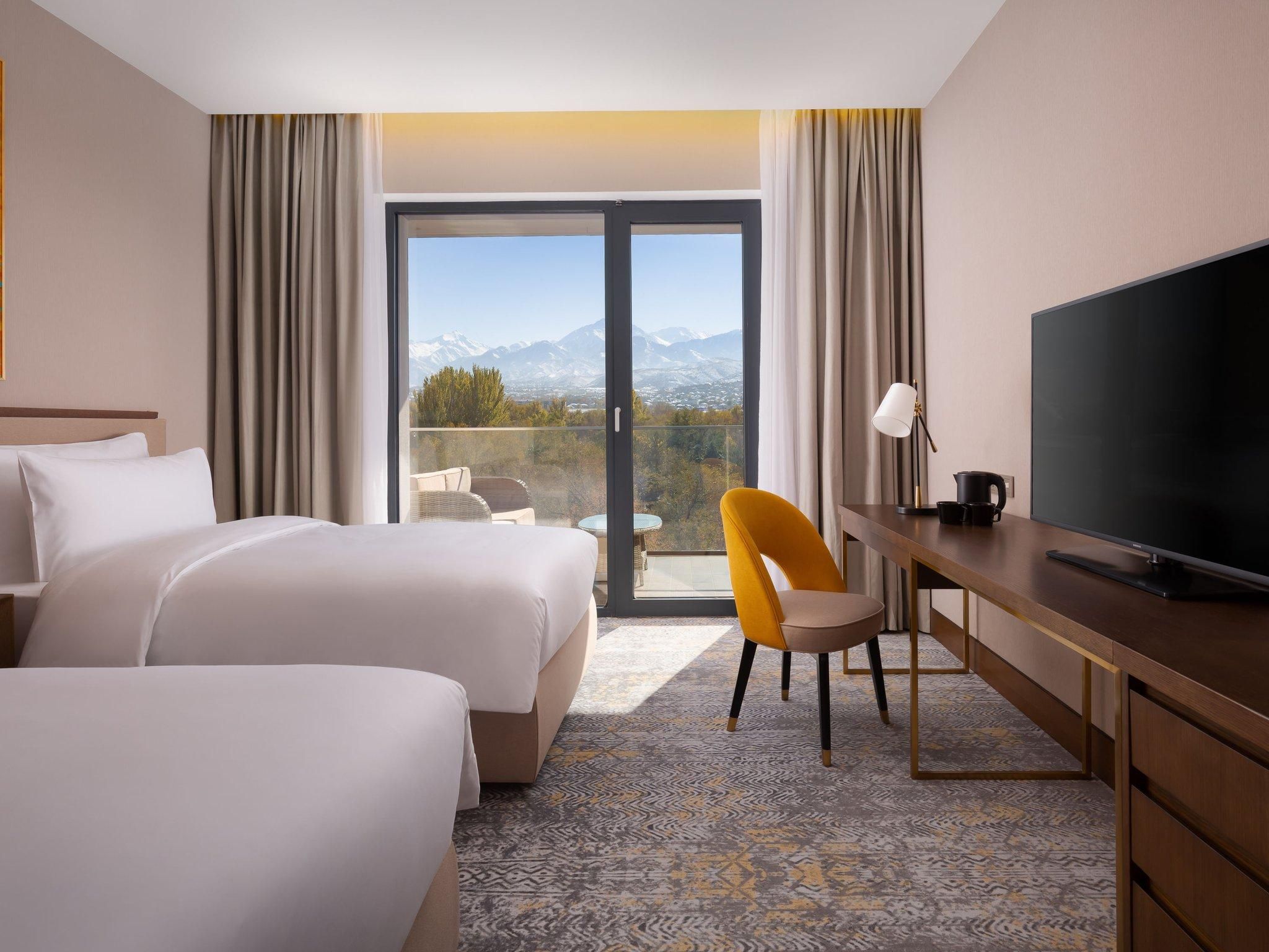 Classic Room Mountain View with twin beds