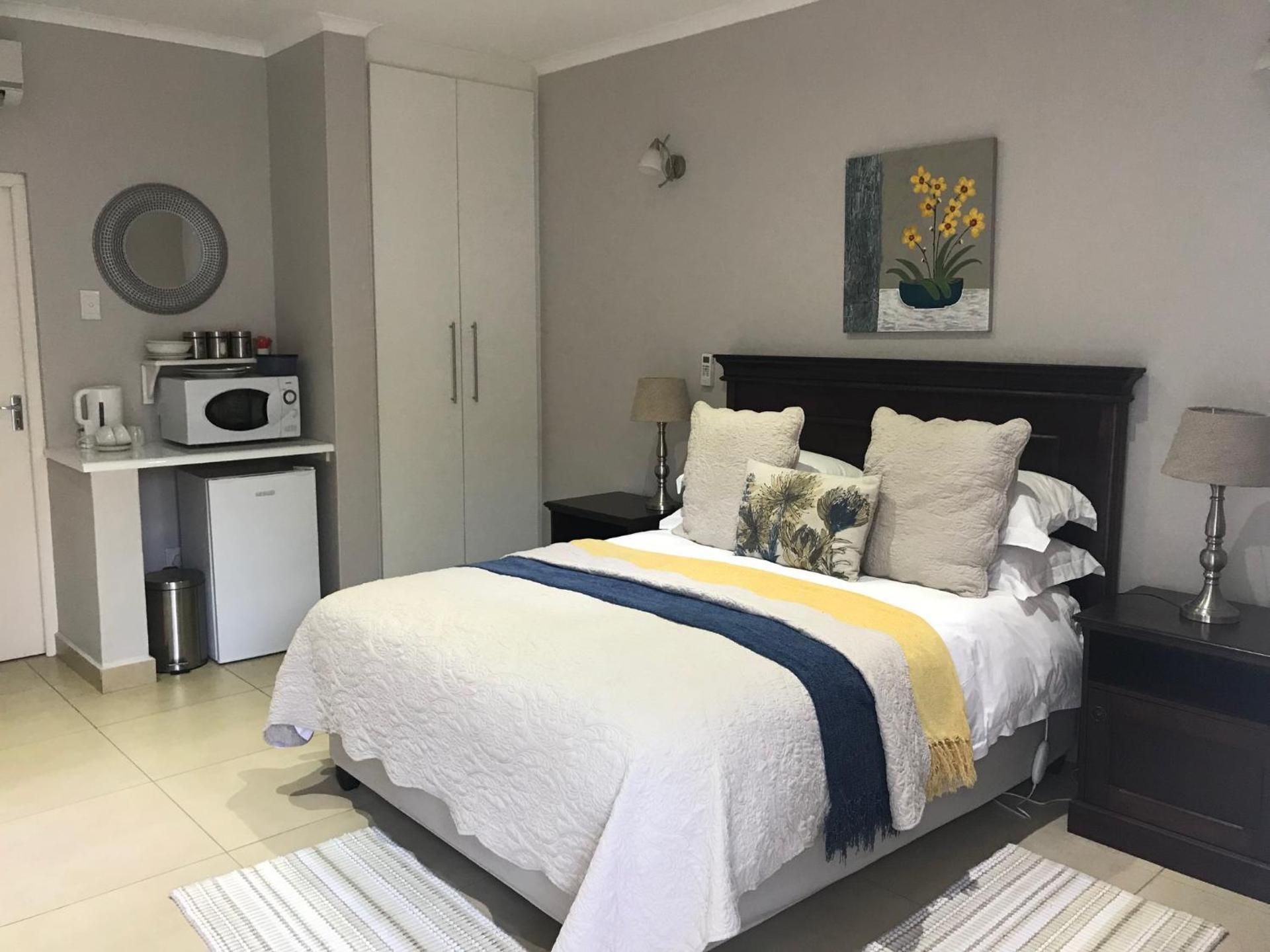 Luxury Queen Room