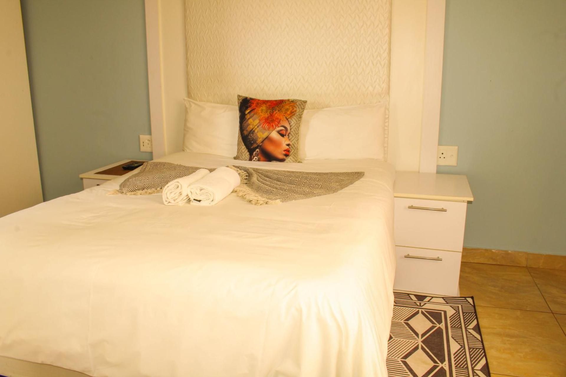 Standard Queen Room