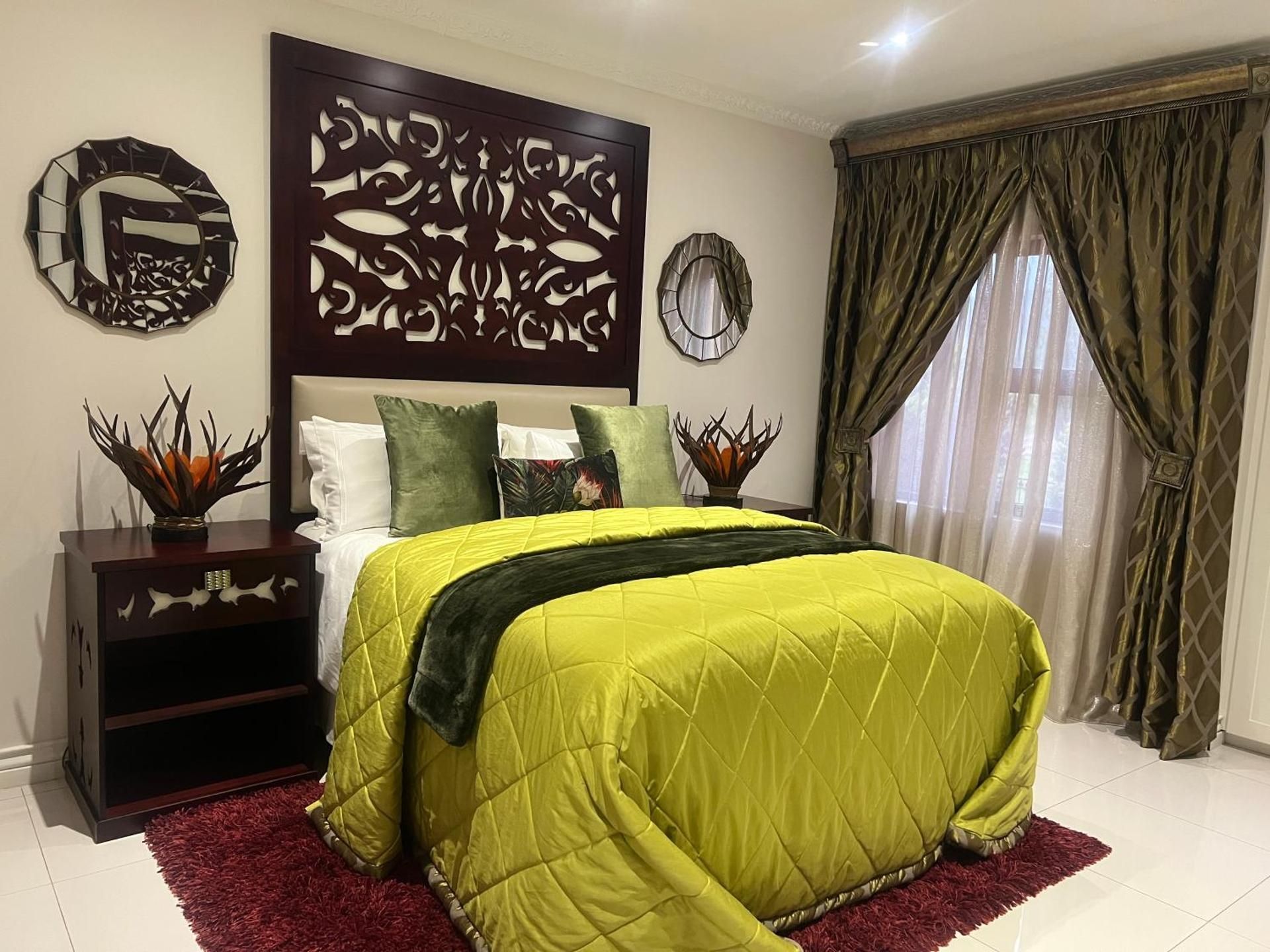 Deluxe Queen Room