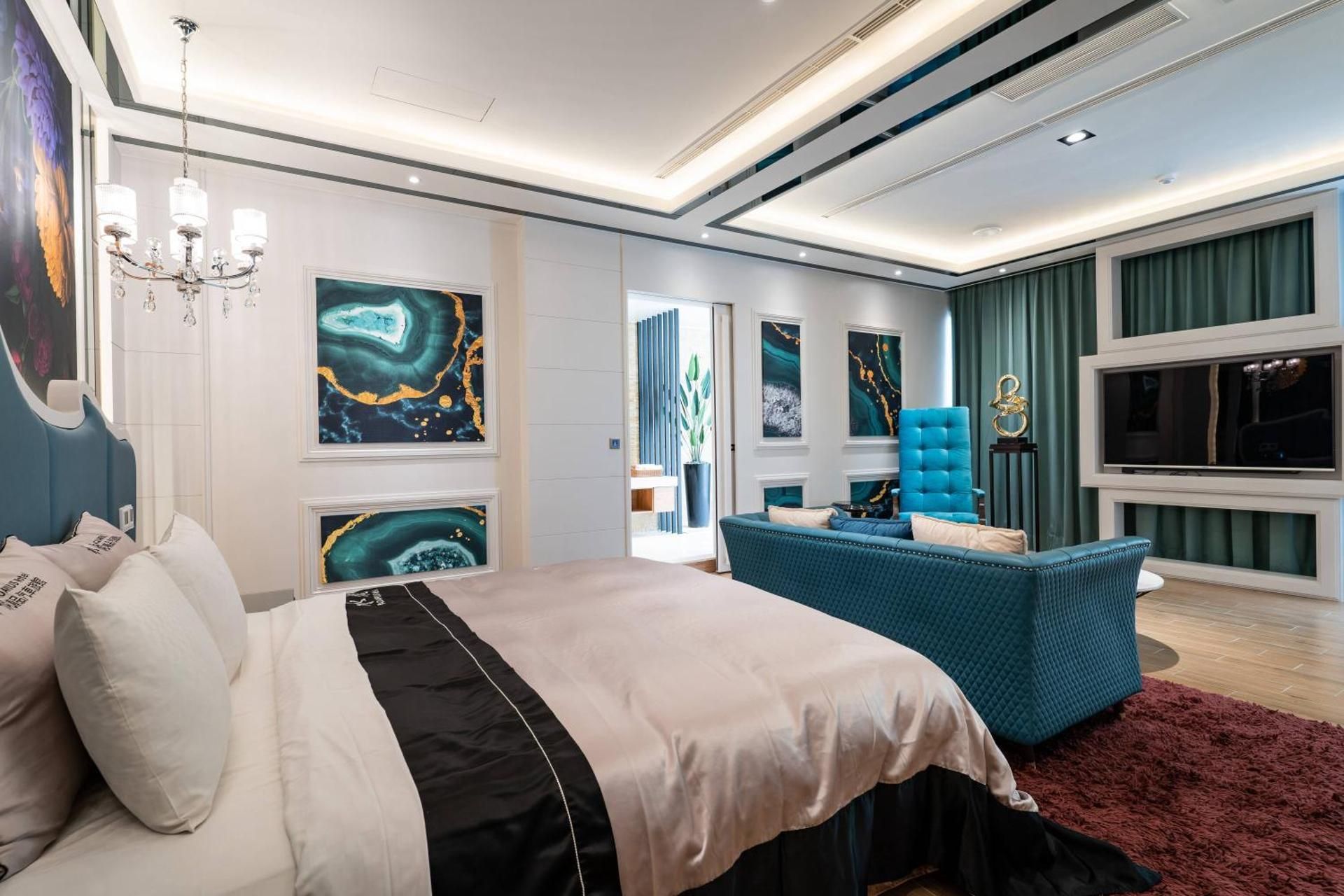 Deluxe Room (Check-in after 21:00)