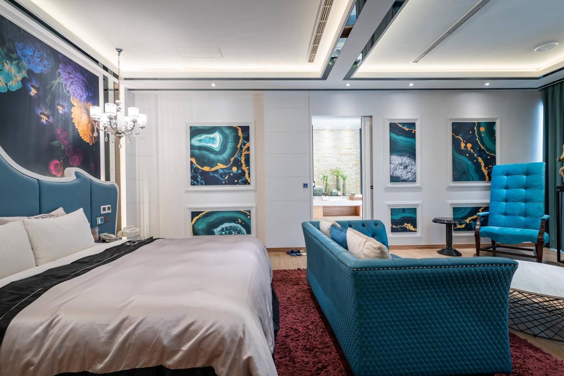 Deluxe Room (Check-in after 21:00)