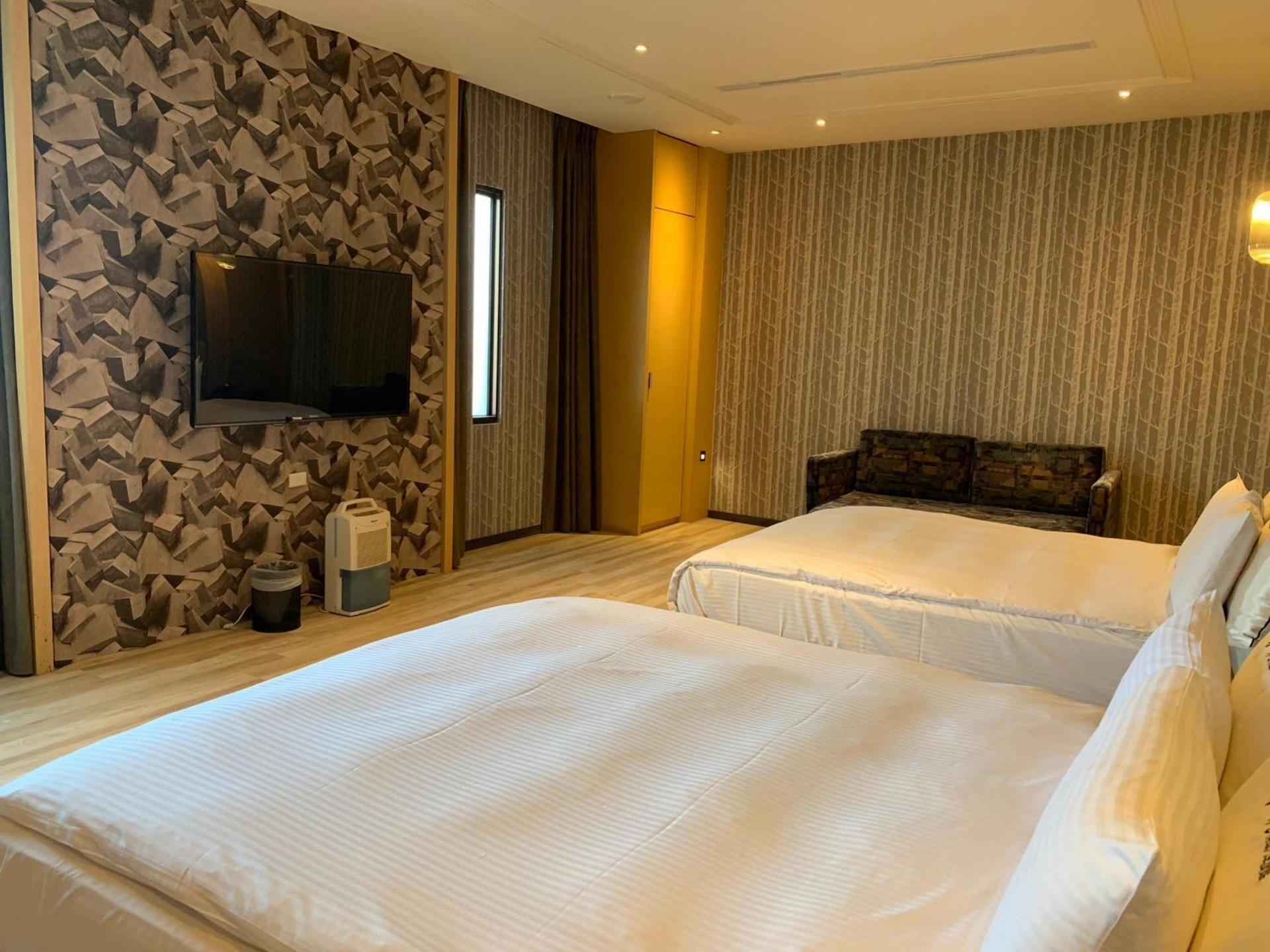 Standard Quadruple Room - SD(Check-in after 18:00, No garage)