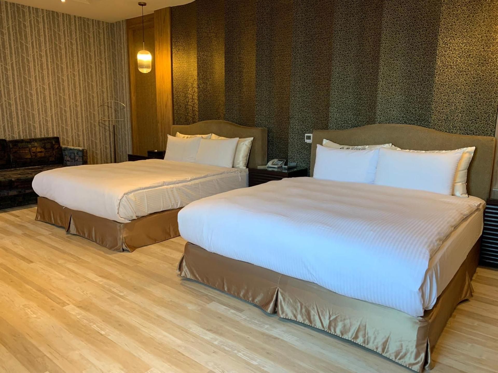 Standard Quadruple Room - SD(Check-in after 18:00, No garage)