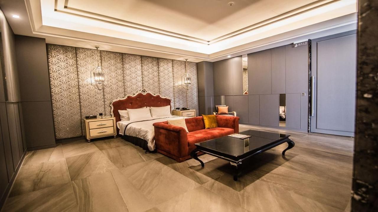 Kumotsuki Motel Queen Room with Karaoke facilities 3