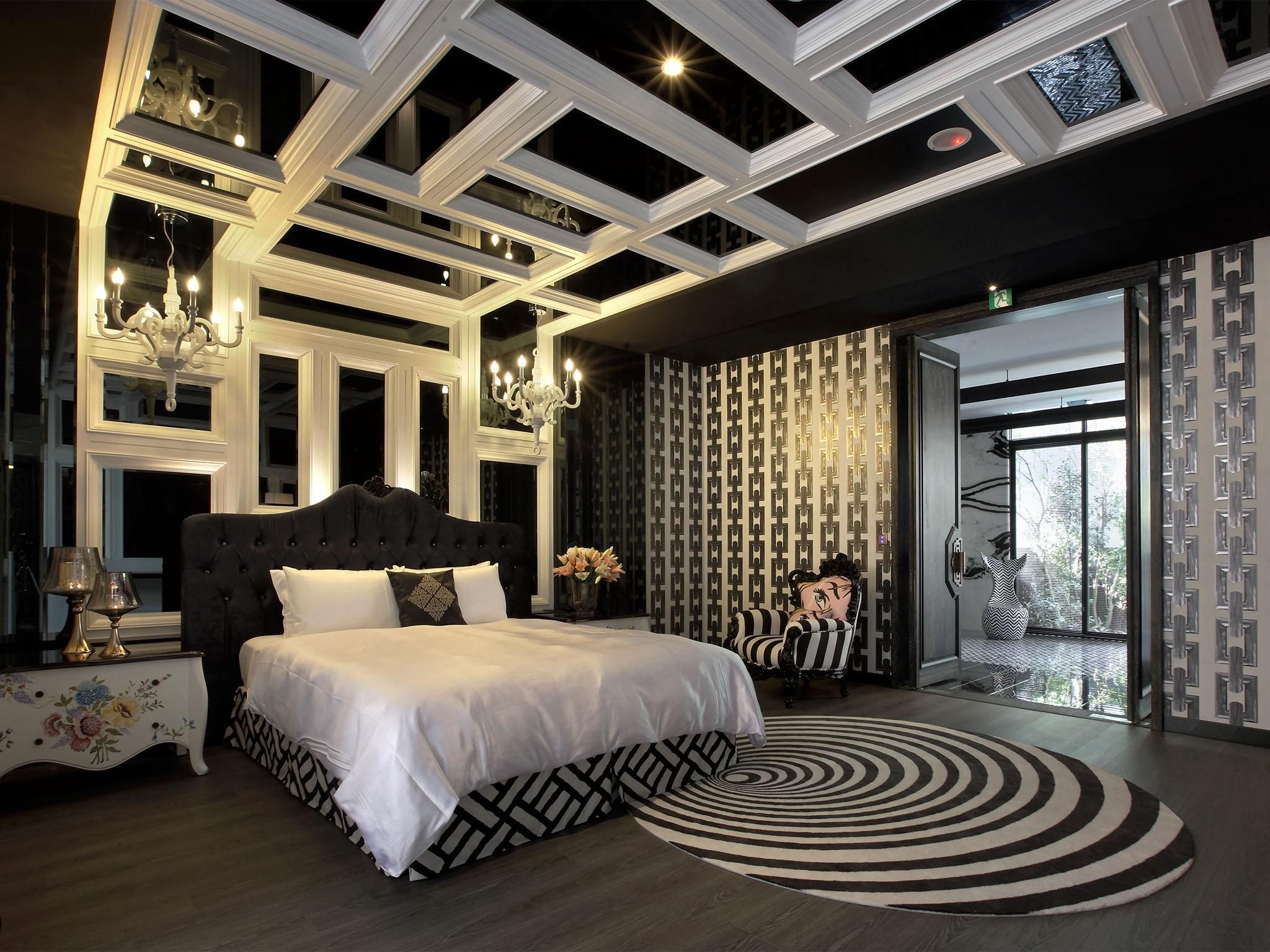 Deluxe Double Room - Check-In After 9:00 PM