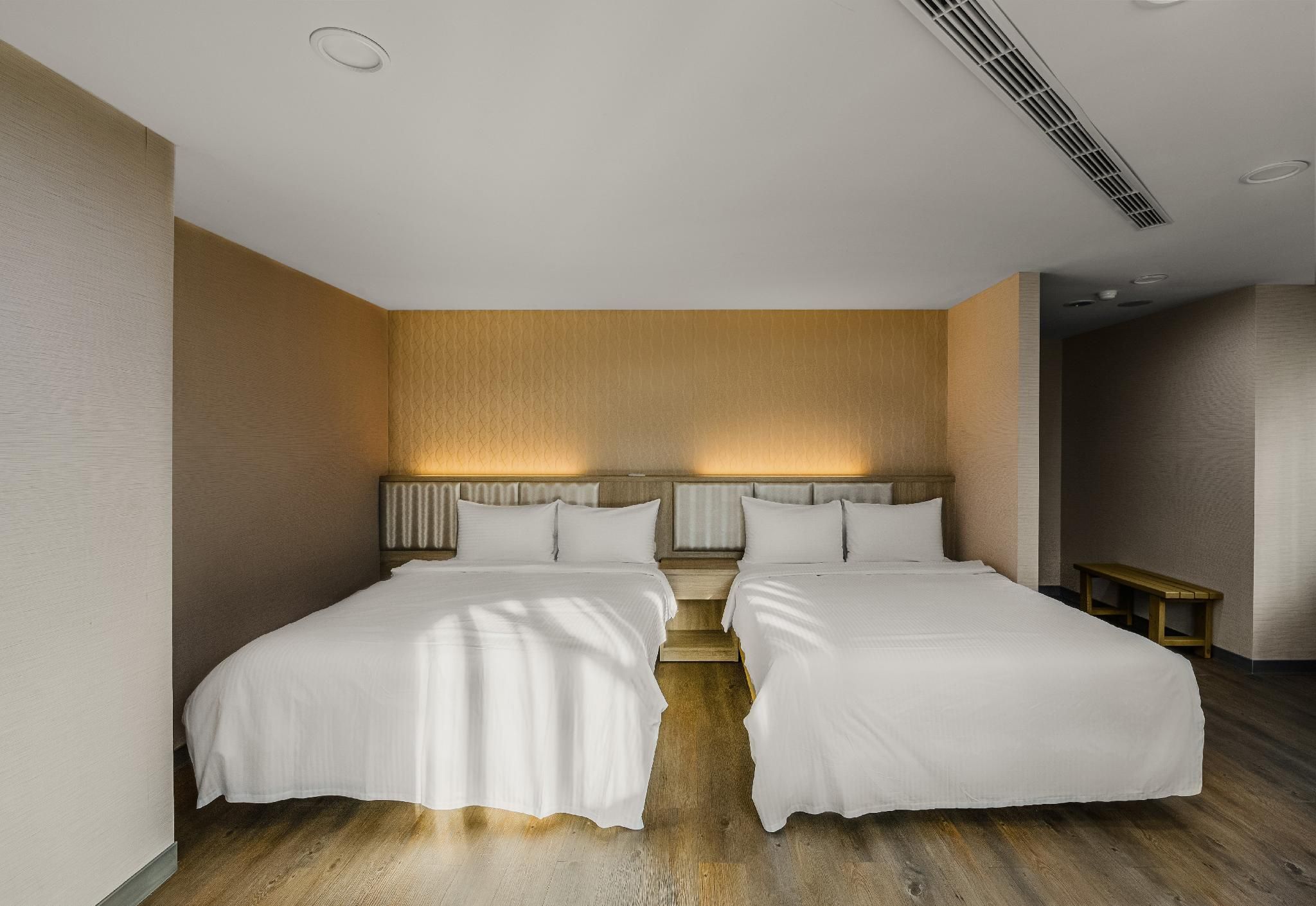 Quad Room