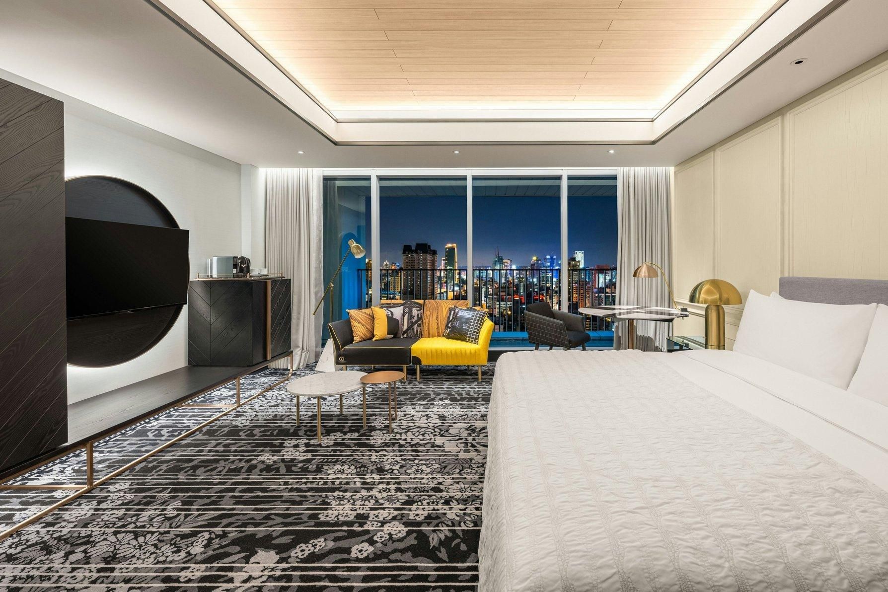 Premier, Penthouse Guest room, 1 King, City view