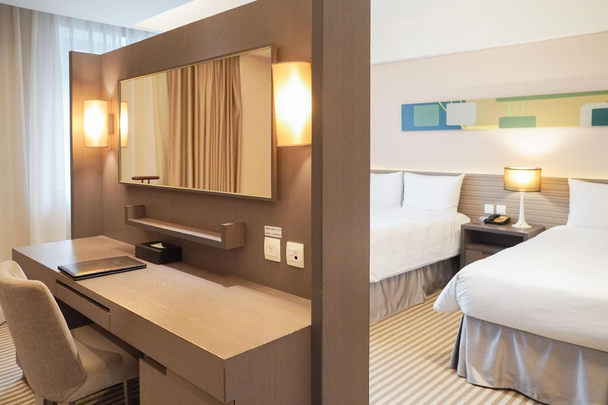 Deluxe Quadruple Suite