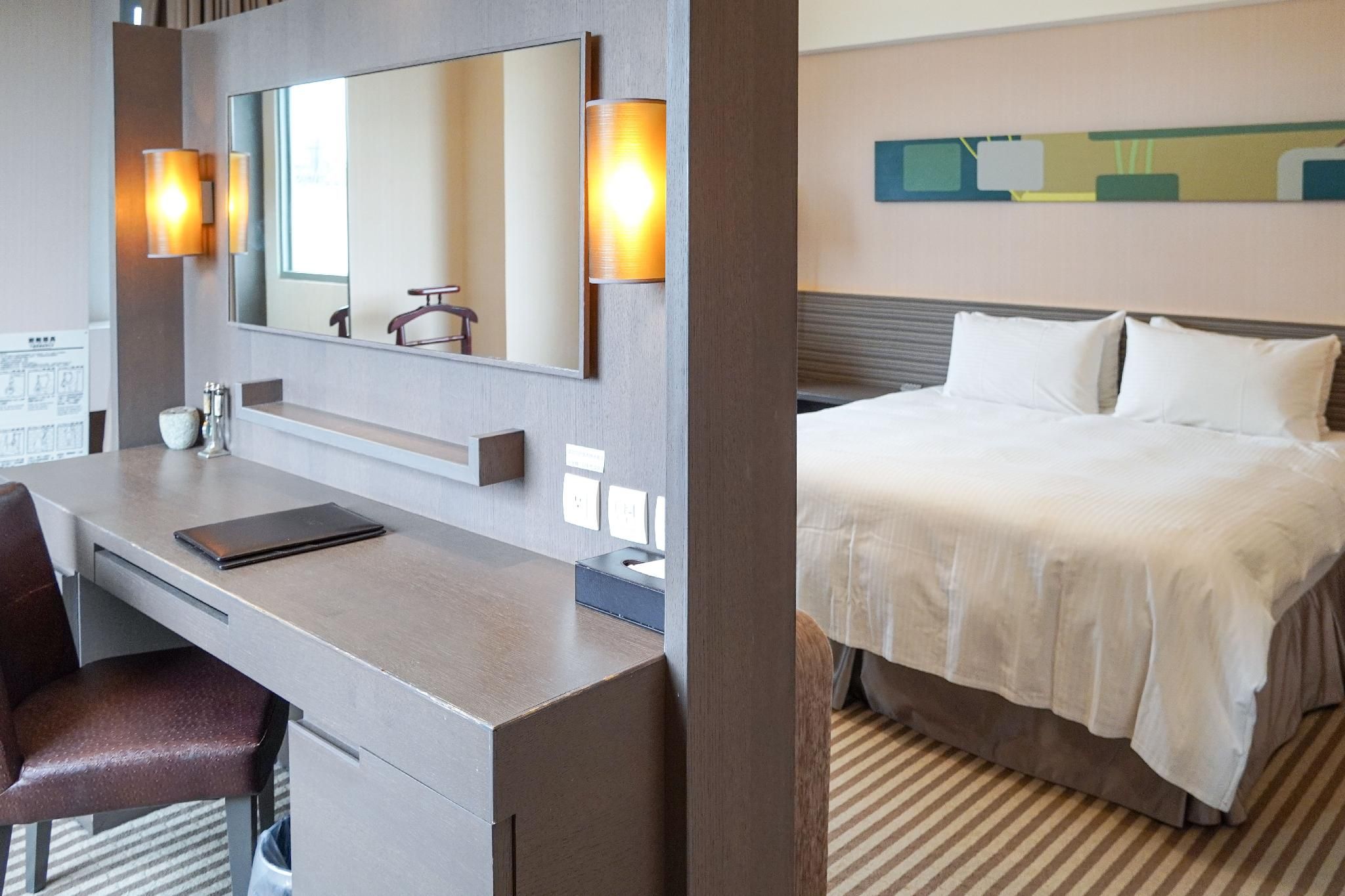 Executive Suite with Bathtub