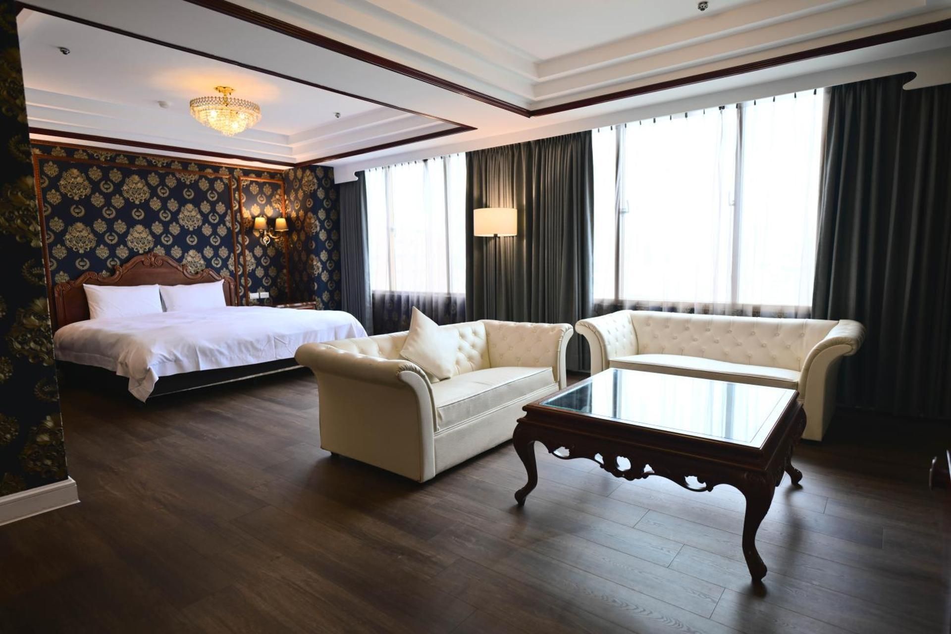 Deluxe Executive Suite