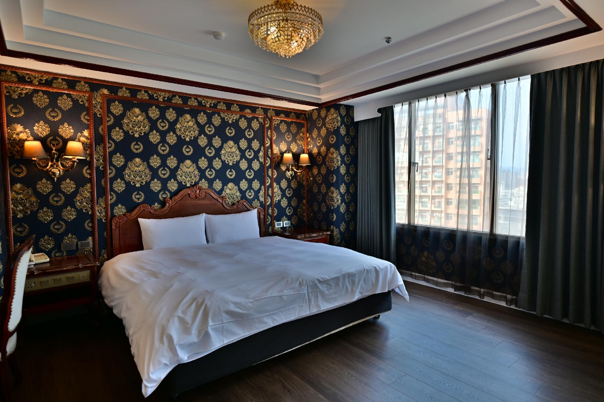 1 King Bed, Deluxe Executive Suite, Non-Smoking