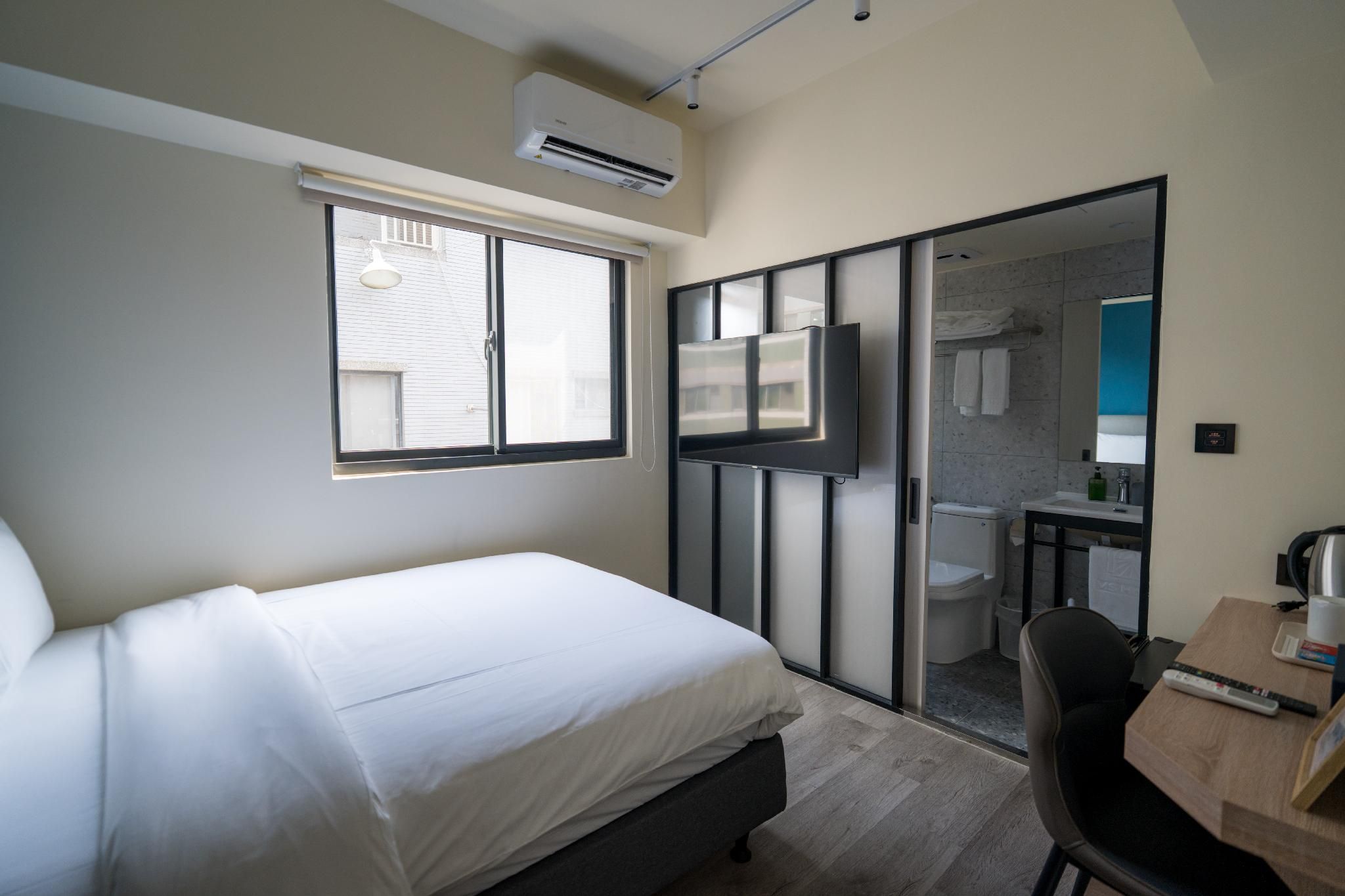 Standard - 1 Bed Double Non-Smoking