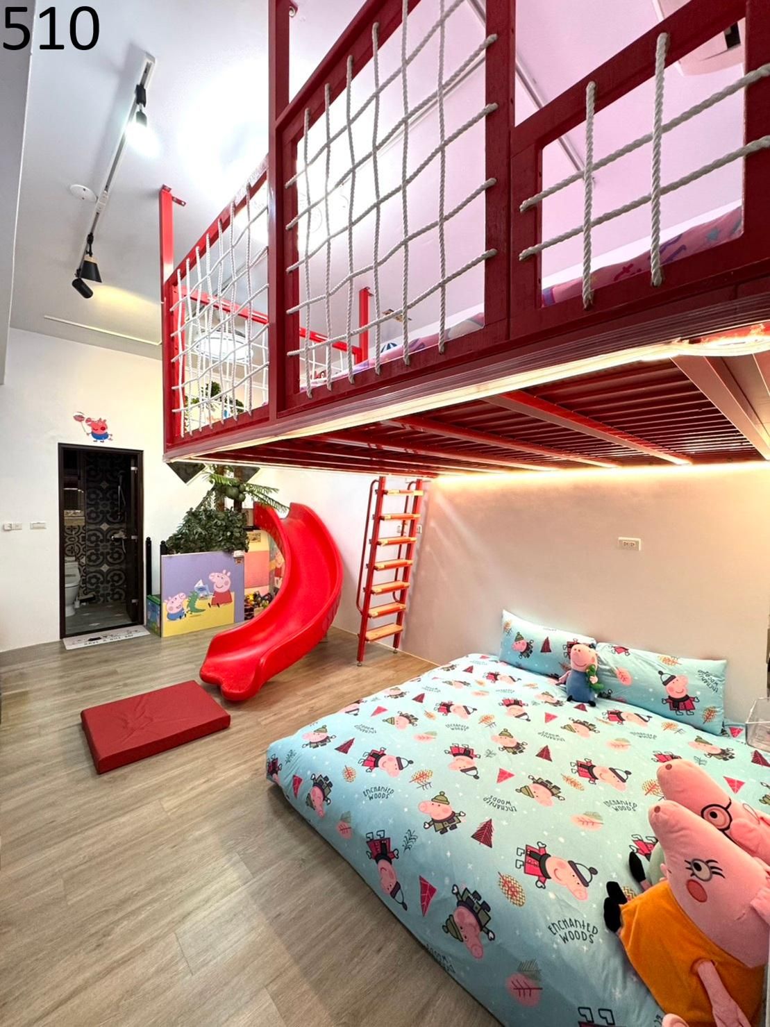 Deluxe Family Room