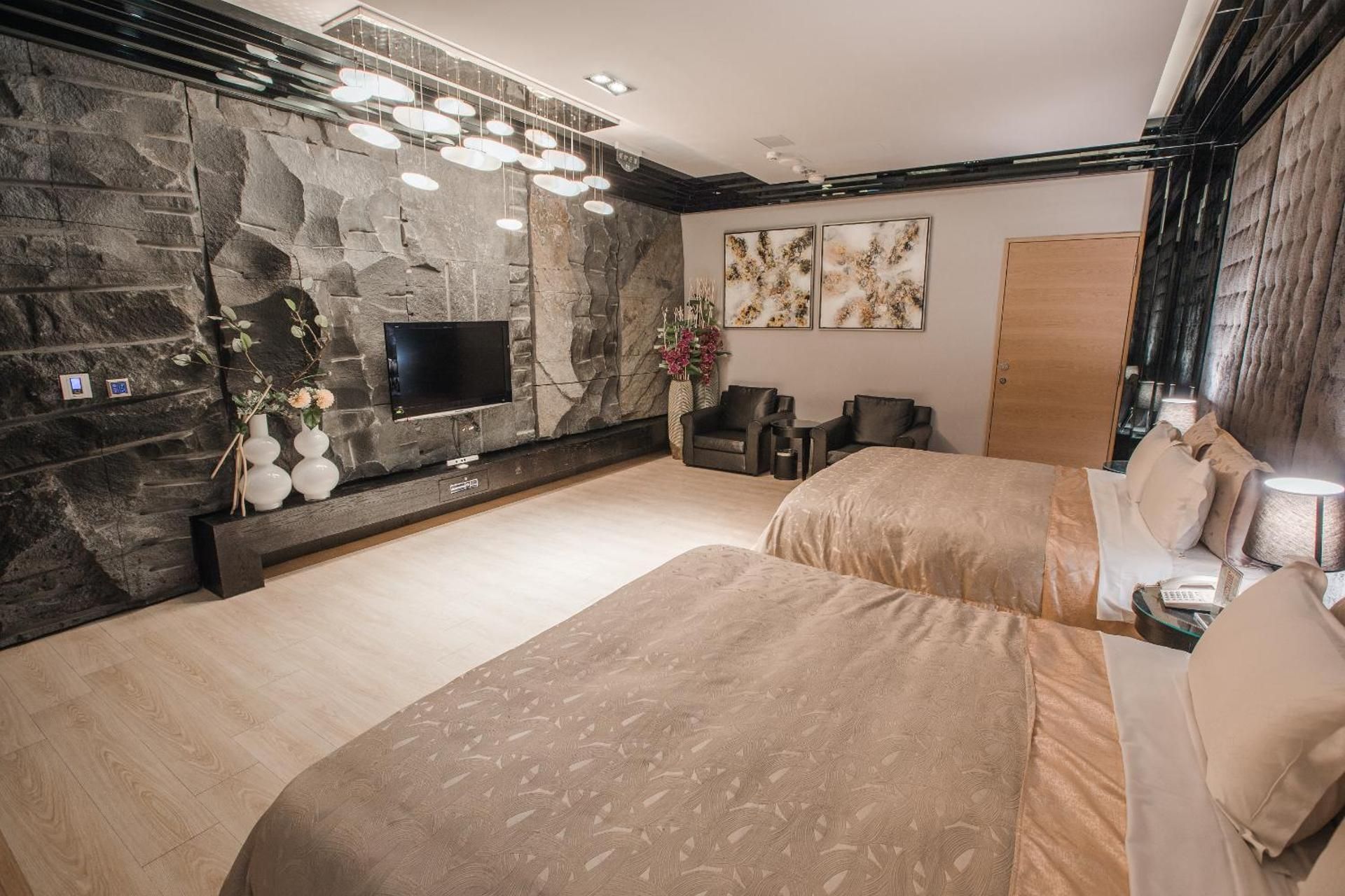 Luxury Quadruple Room (Check-in after 19:00)