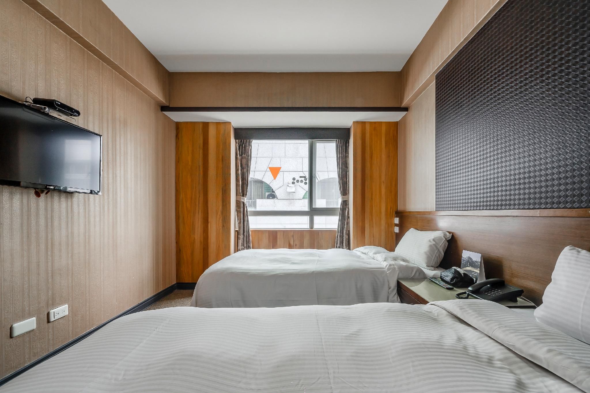 CHECK inn Express Taichung Fengchia Deluxe Twin 2