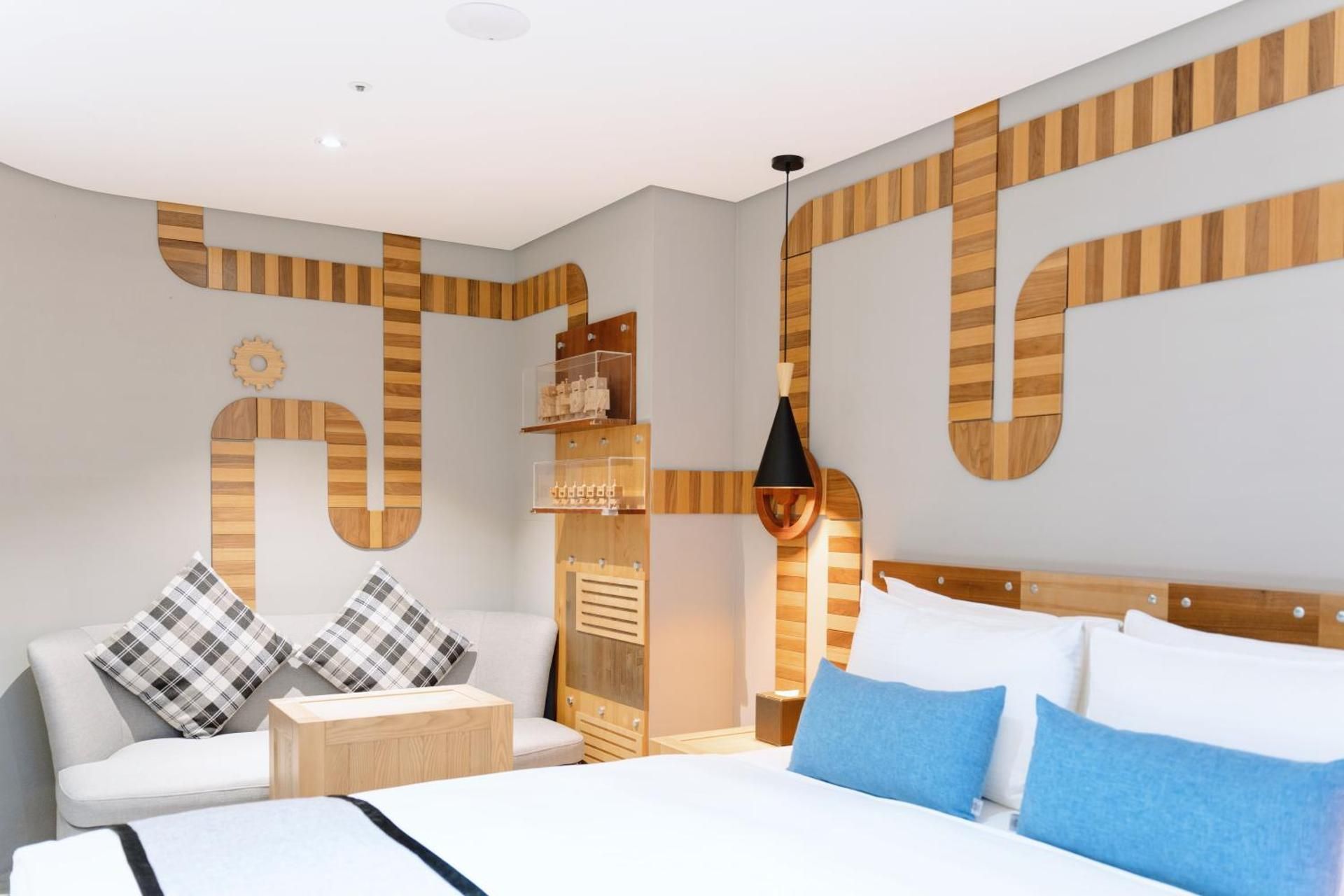 Deluxe Queen Room