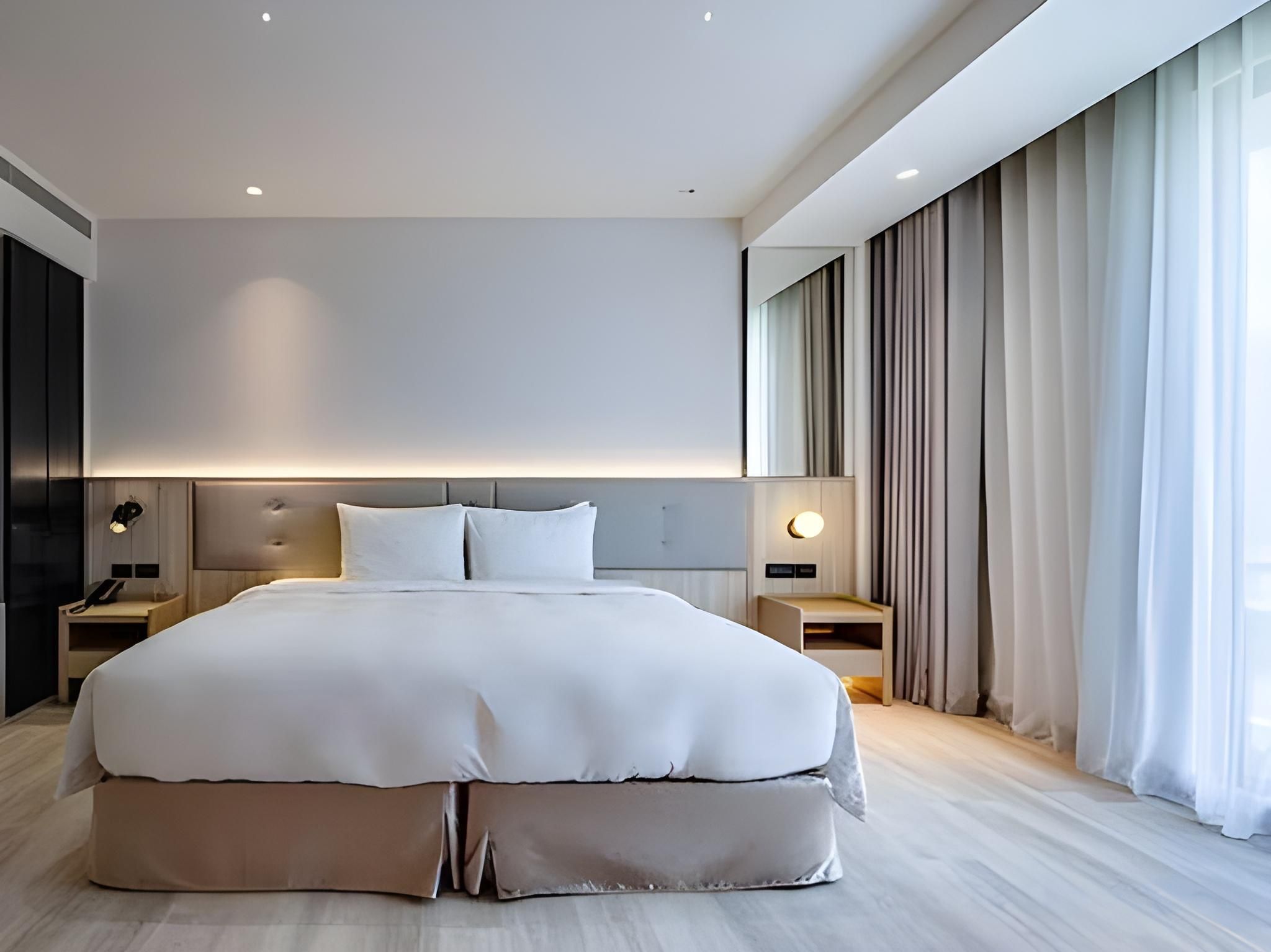 Deluxe Double Bedroom