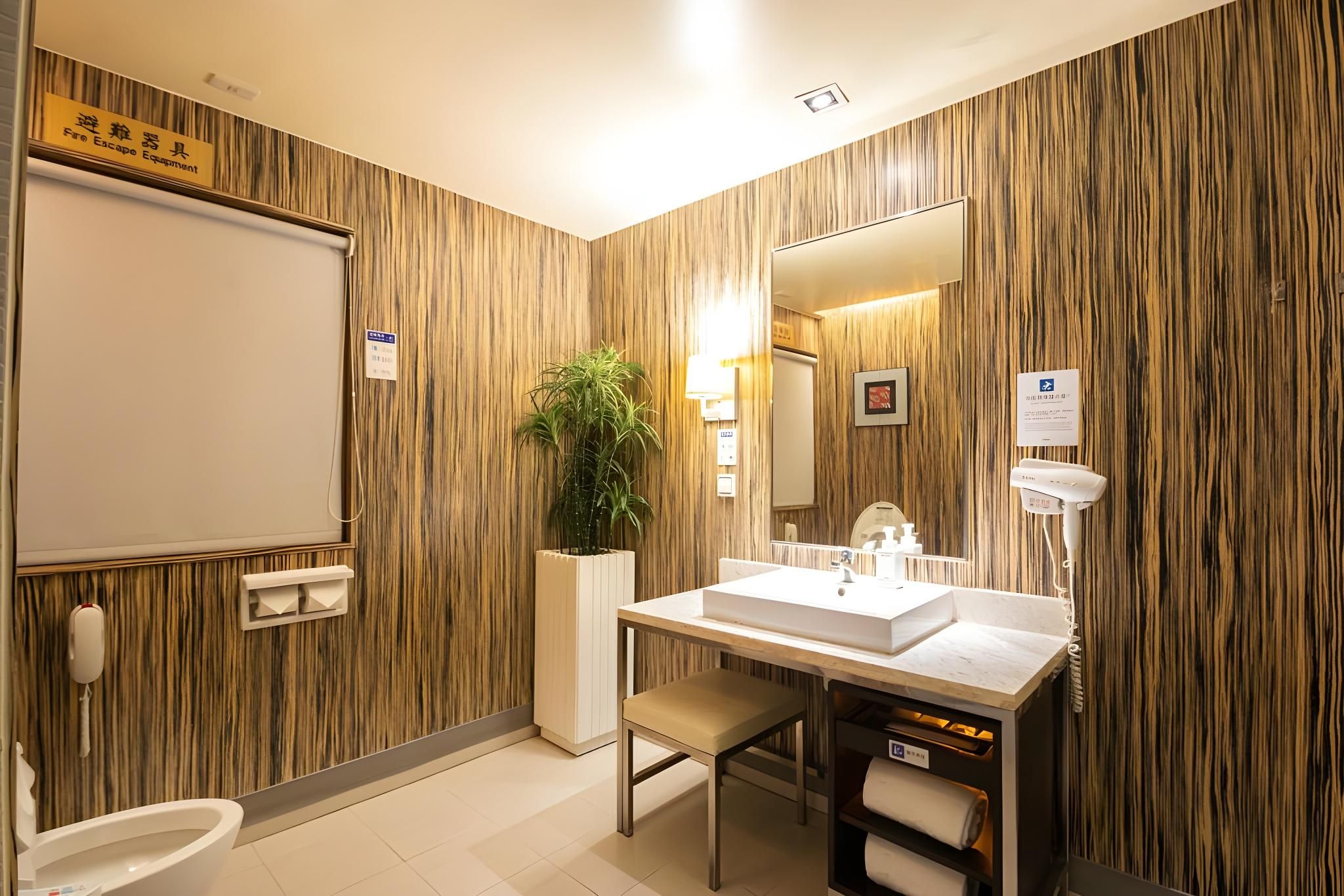 168 Motel - Hsinchu Monarch Double Room 3