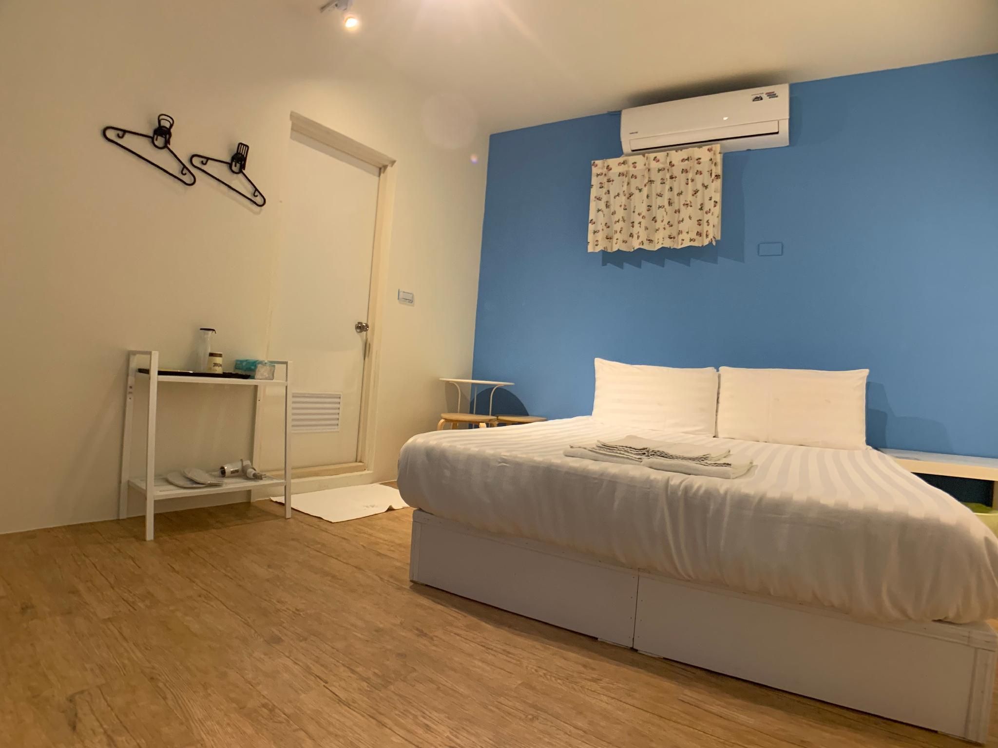 Lazy Bone Family Junior Suite