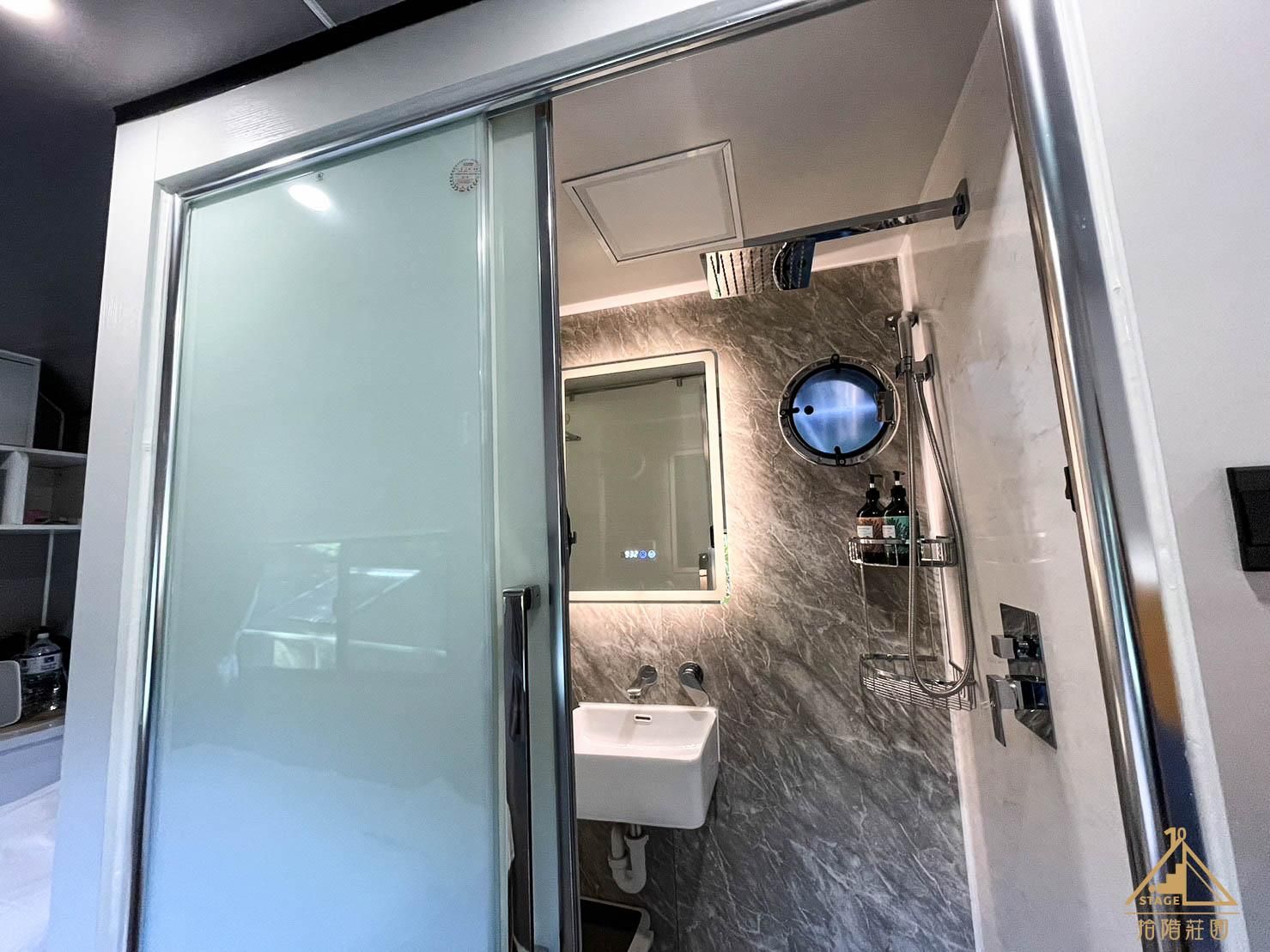 TenStage Manor Premium Room with View 3