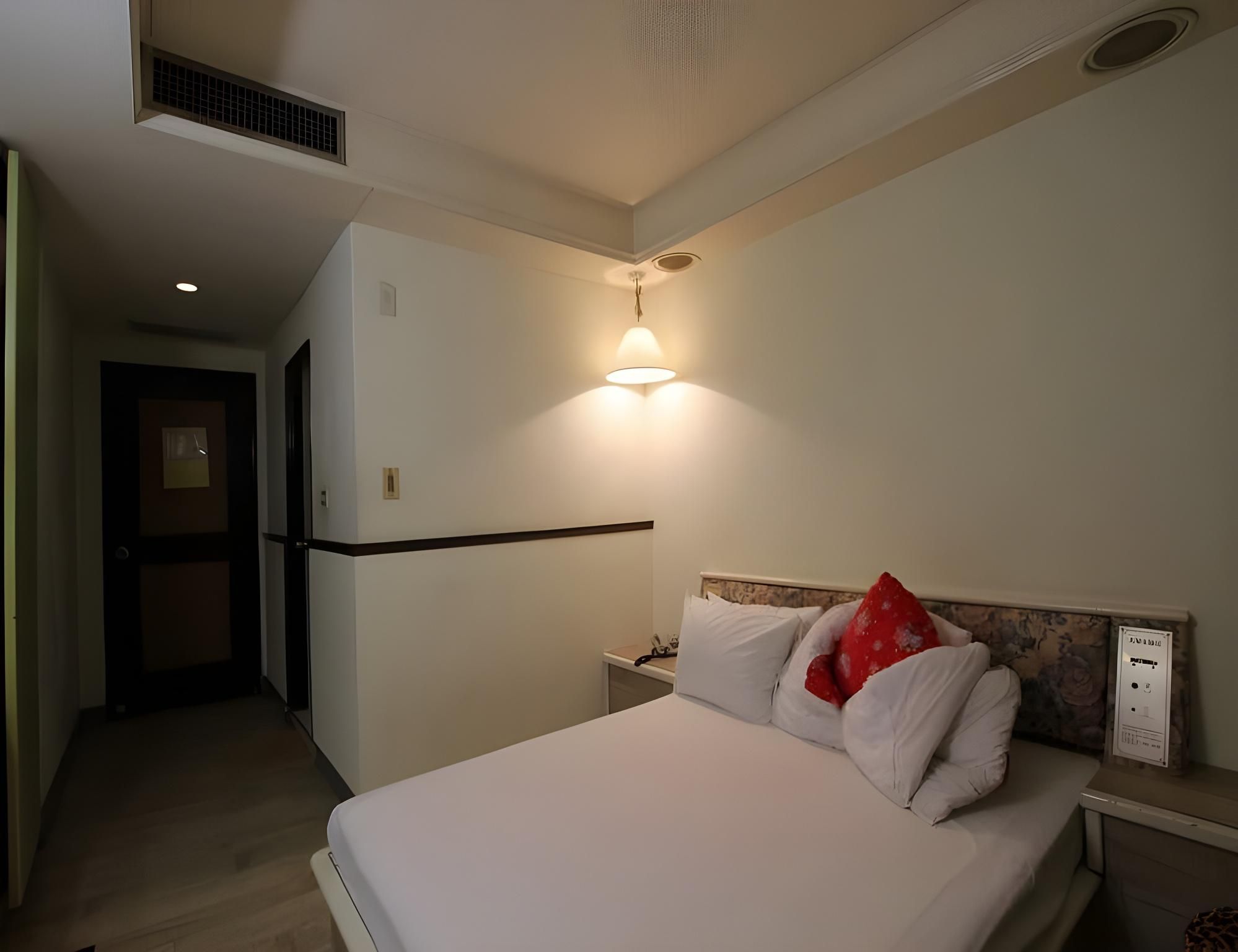 Deluxe Cityscape Twin Room