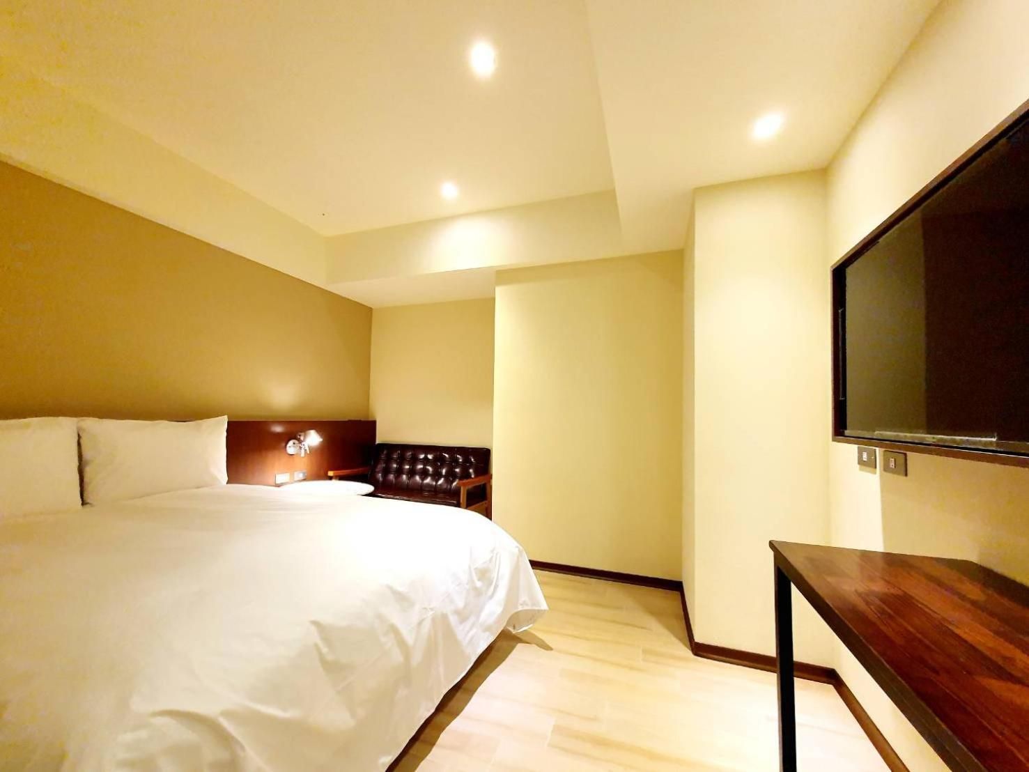Business Double Room - Breakfast Included
