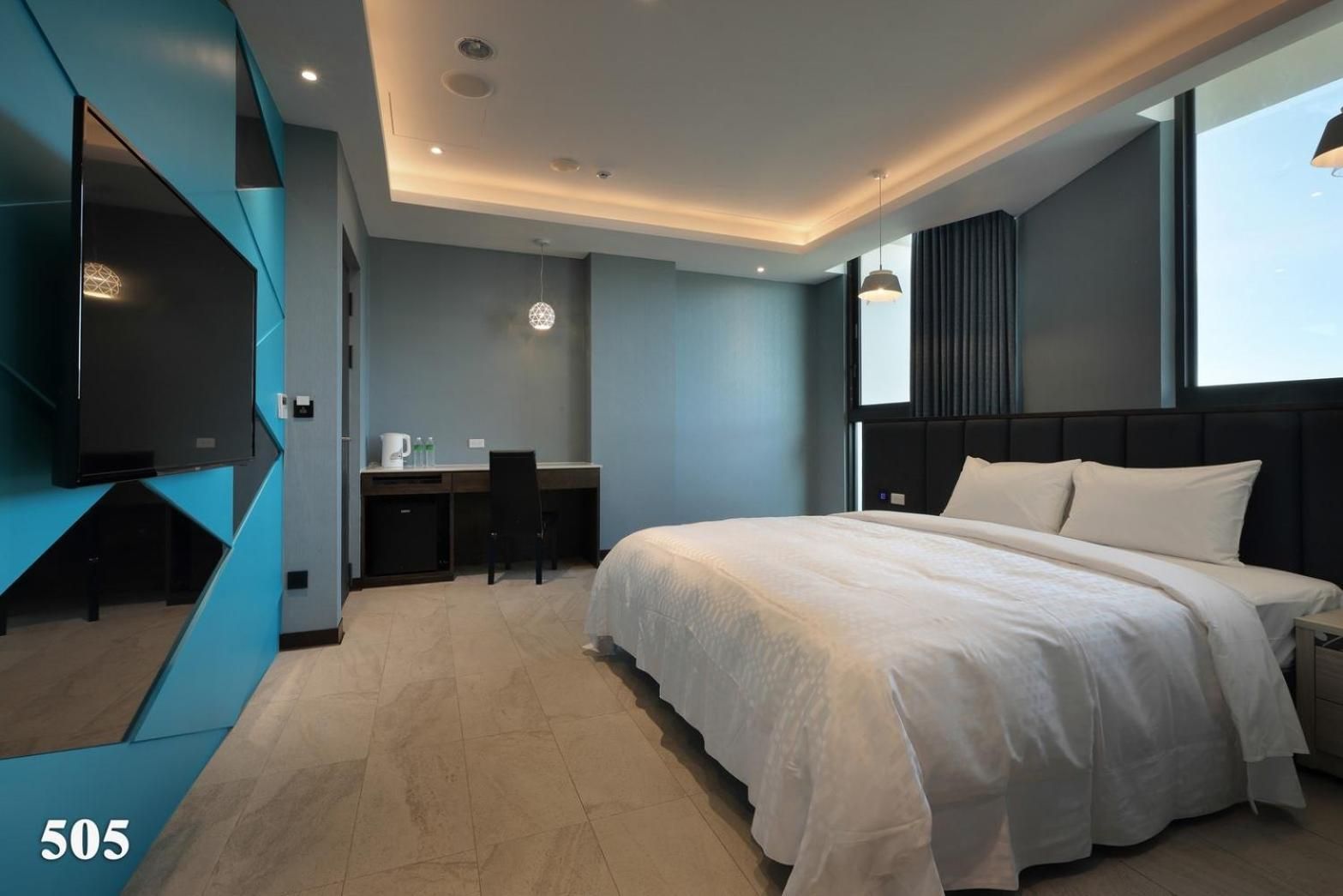 520 Car Business Hotel Economy 2