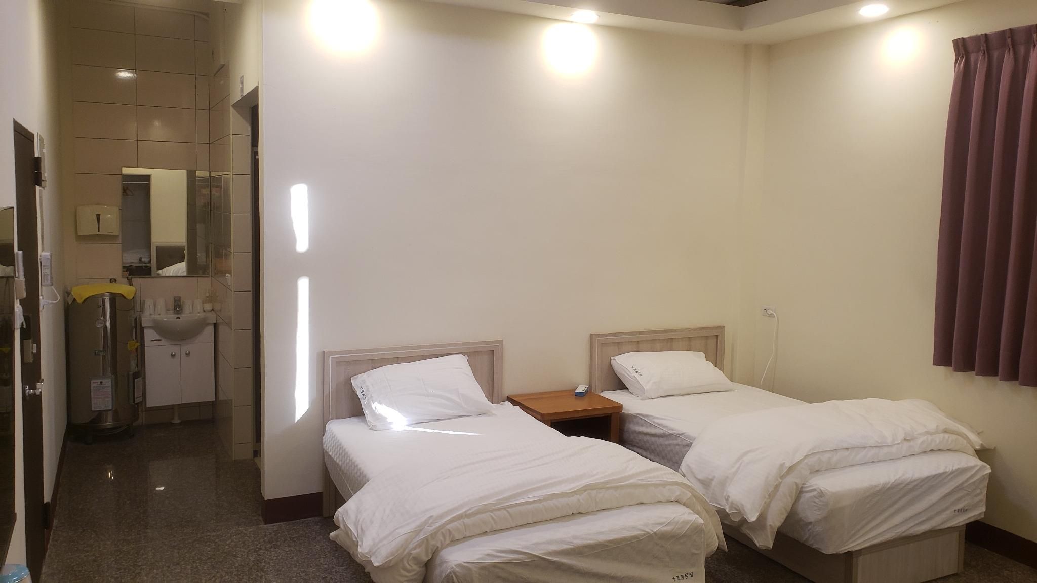 4 Bed - AC Room