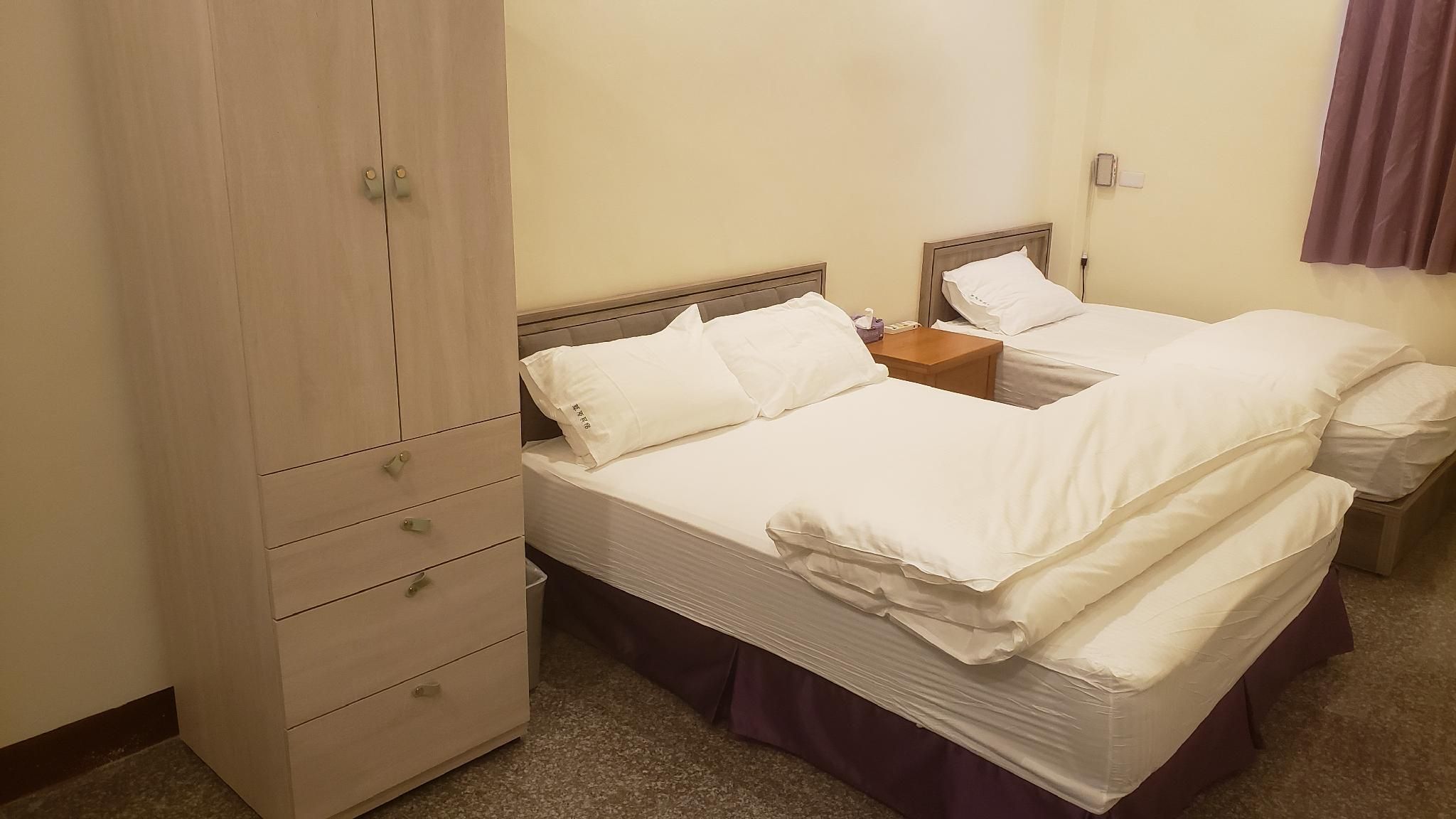5 PCs Room