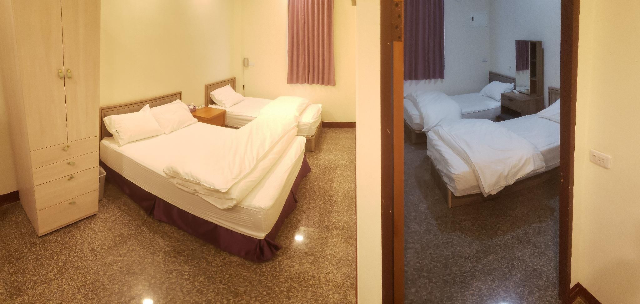5 PCs Room