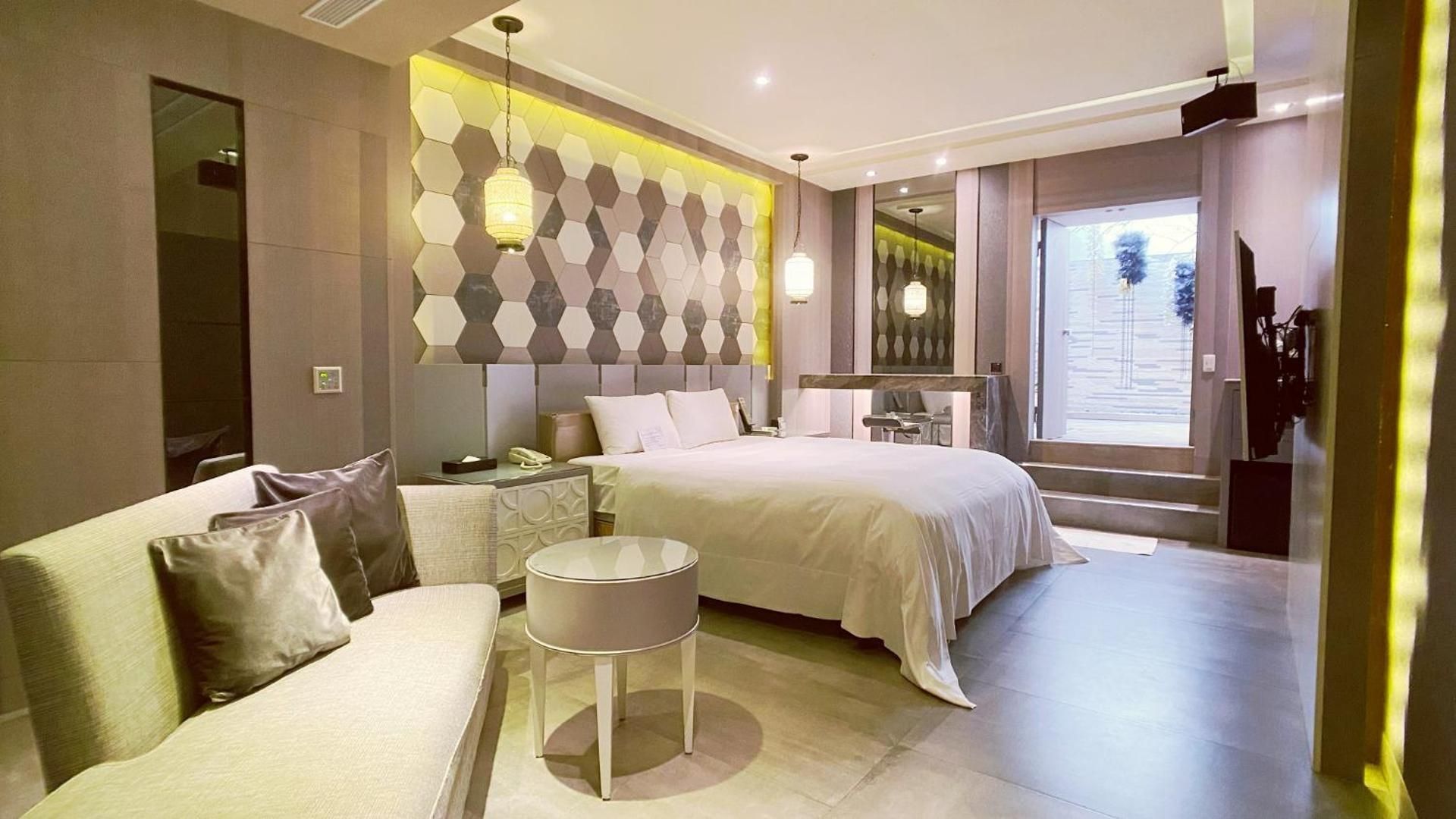 Deluxe Double Room (Check-in after 20:00)