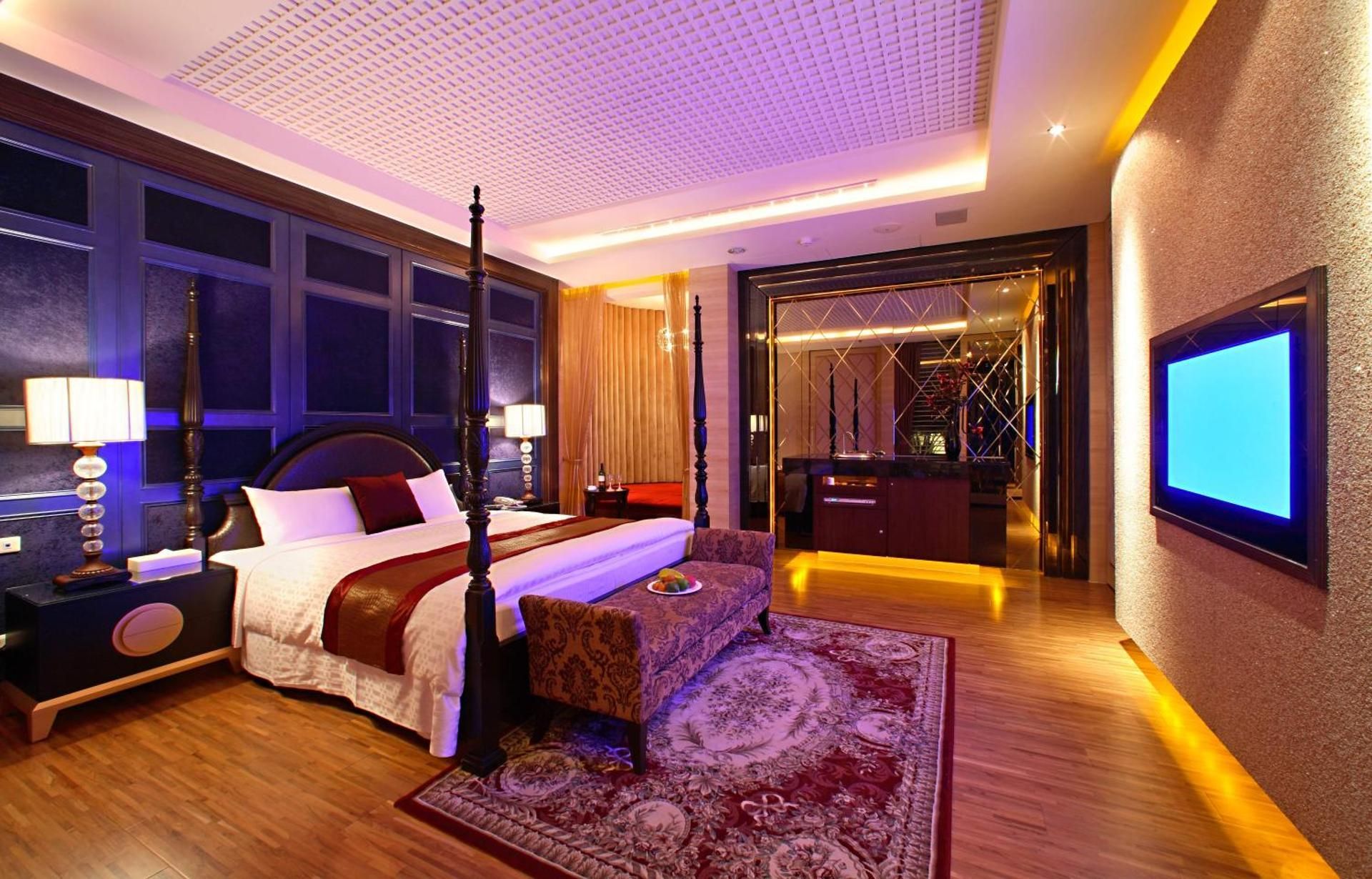 King Room with Spa Bath (Check-in after 20:00)