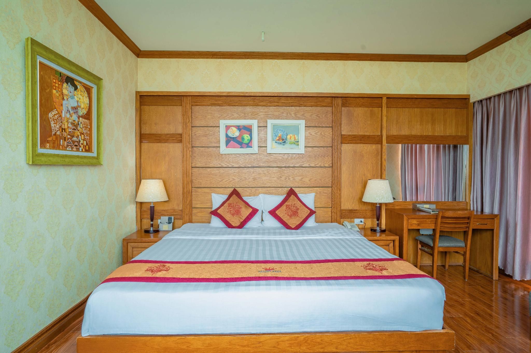 Landmark Deluxe King Room