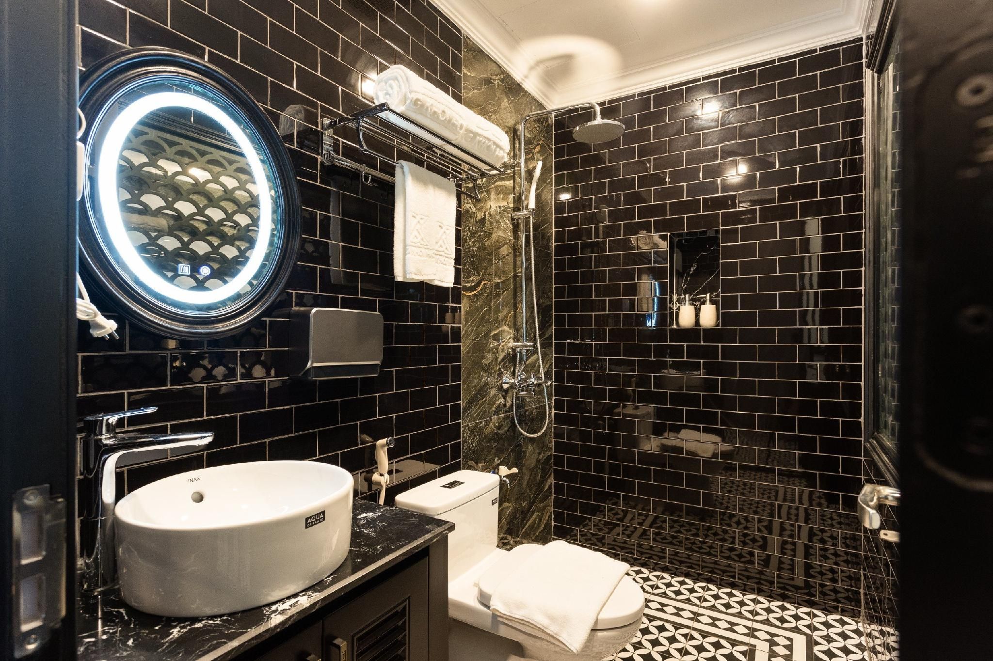 YO Hotel Superior Double Room 2