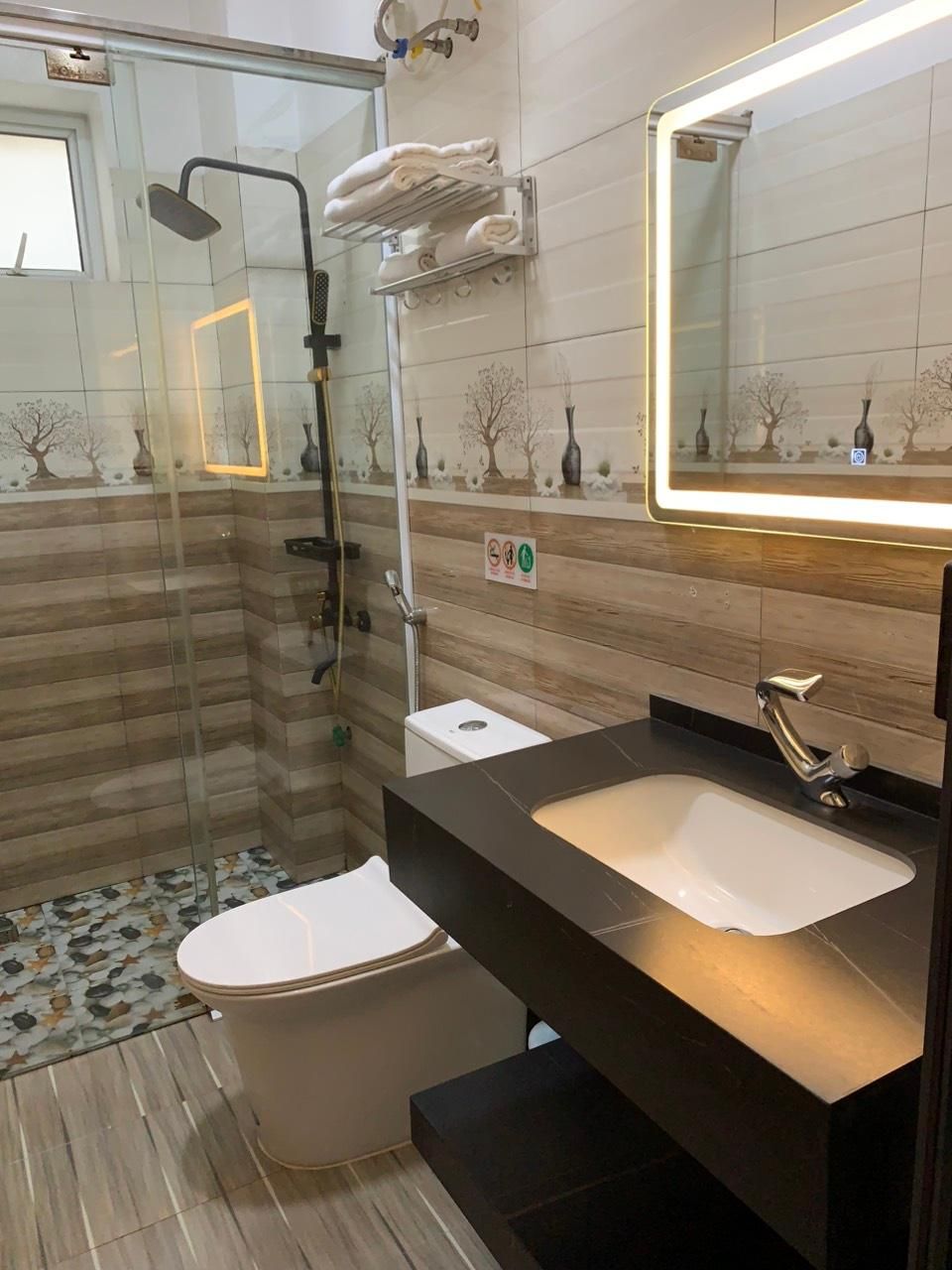 Mio Hotel Deluxe Twin with Old Port View 3