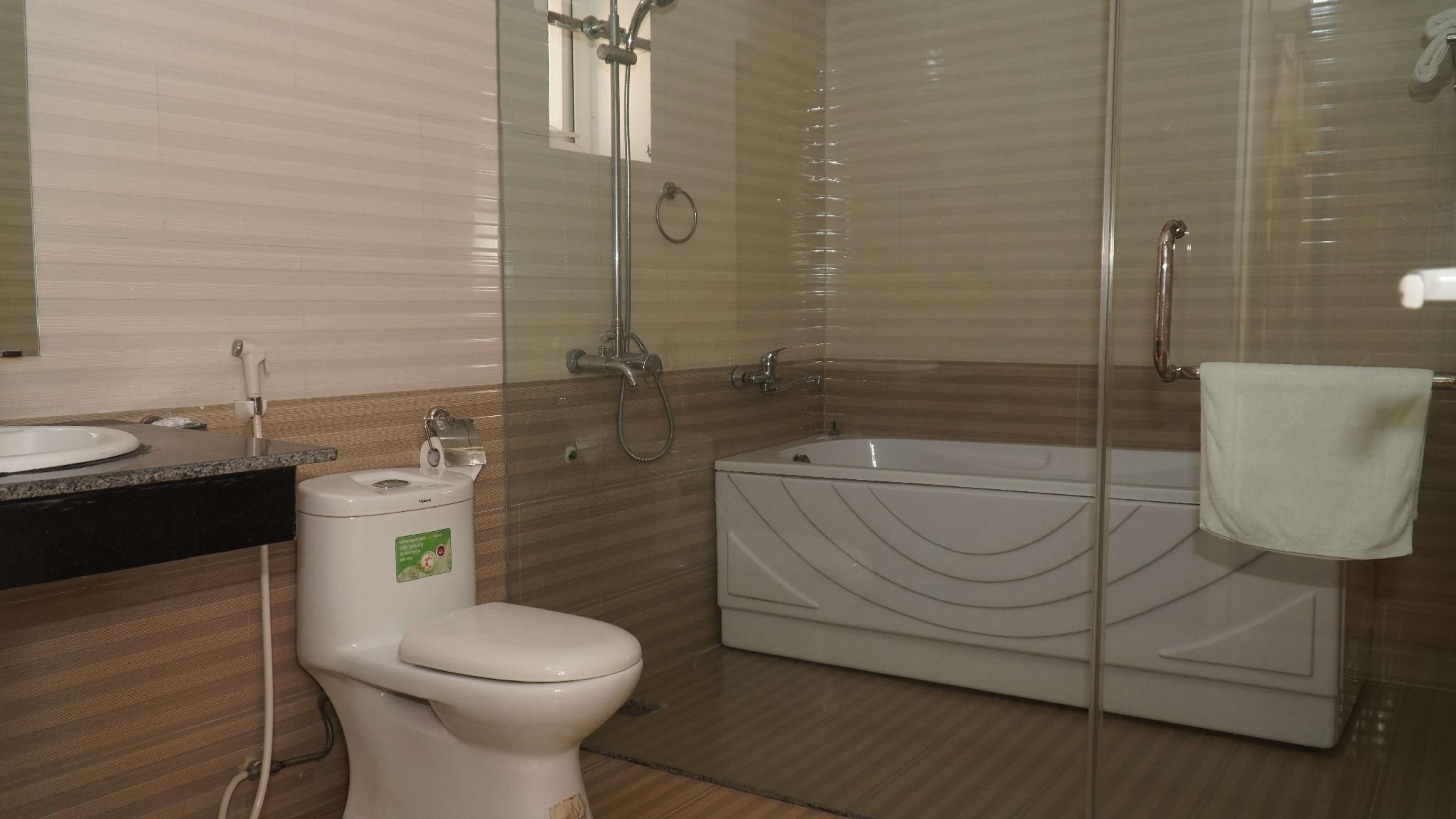 Guest House of Hai Duong Trade Union Deluxe Queen Bed 3