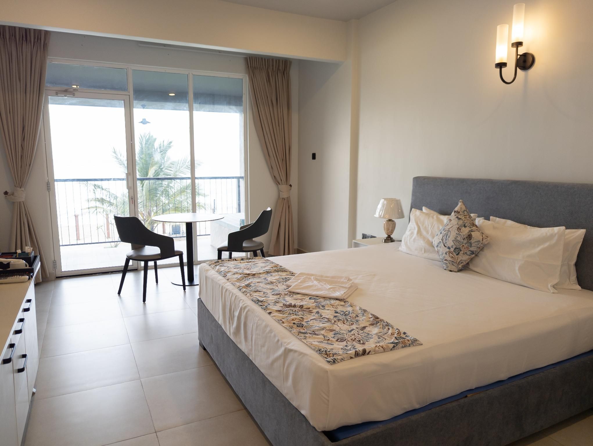 Deluxe Room with Bathtub