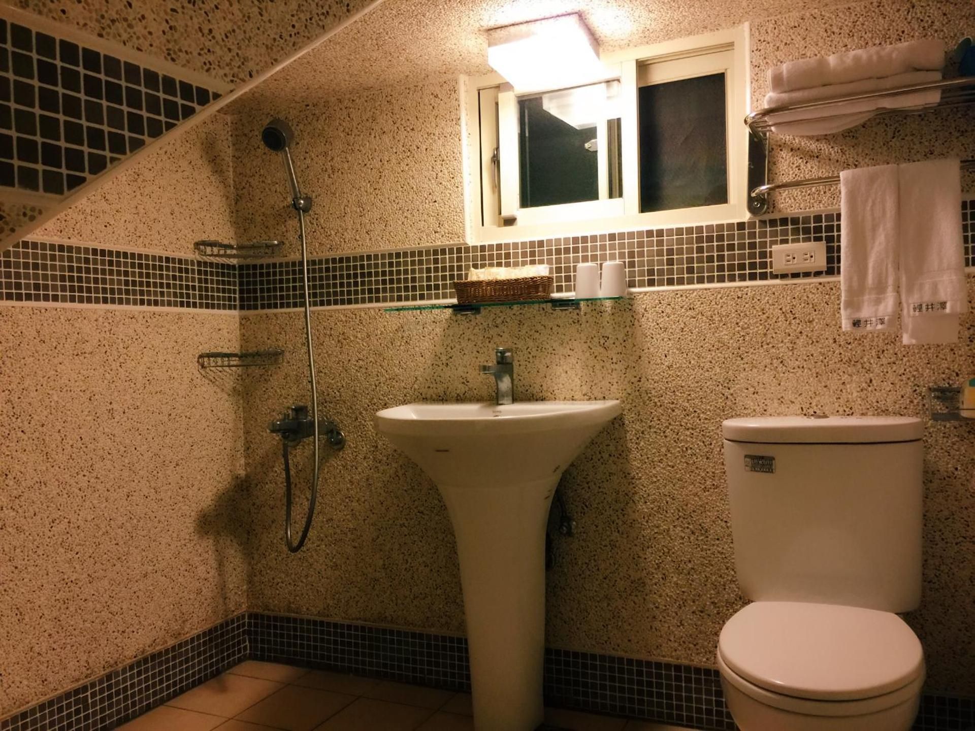Twin Room with Private External Bathroom