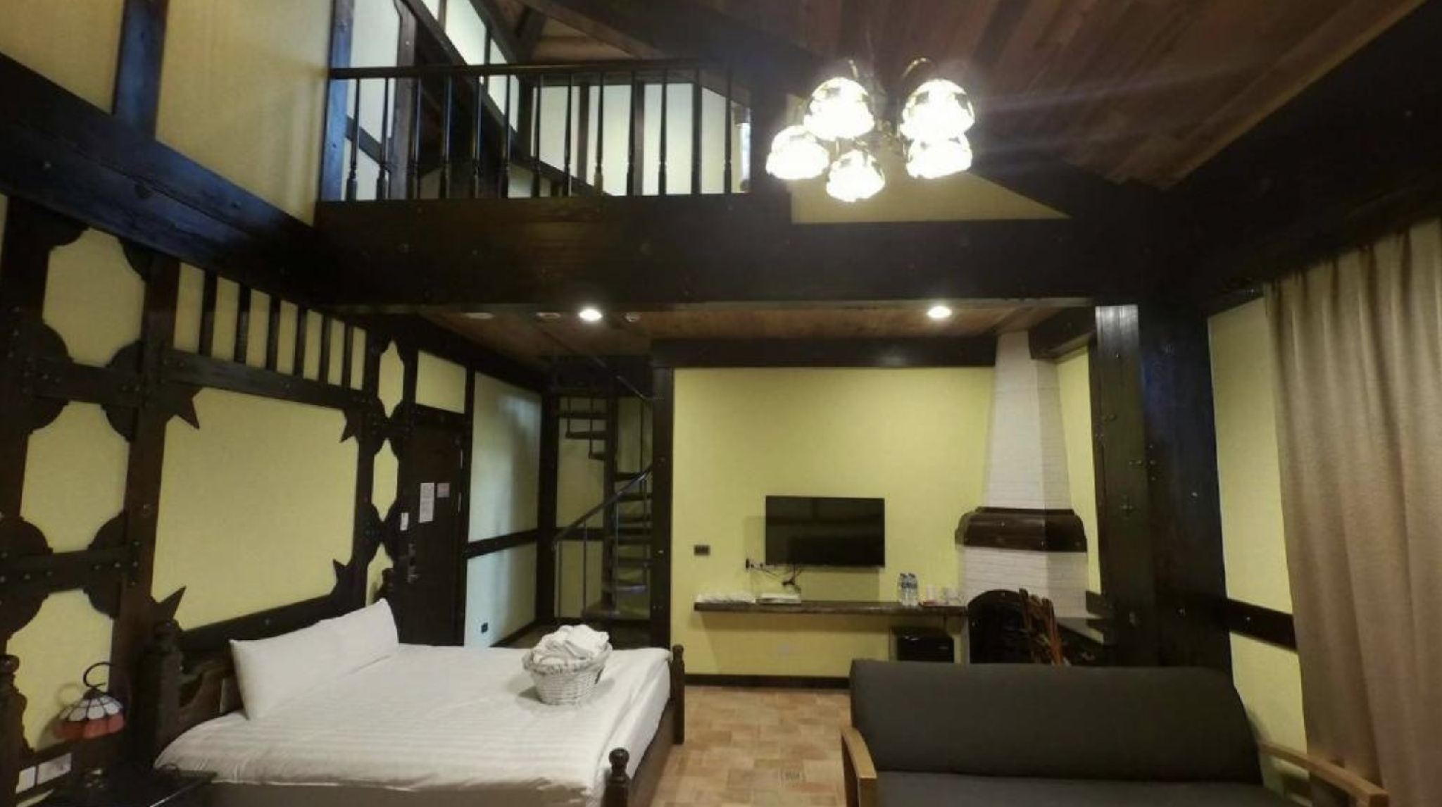 Brest Bed & Breakfast Deluxe Family Suite with Bathtub 2