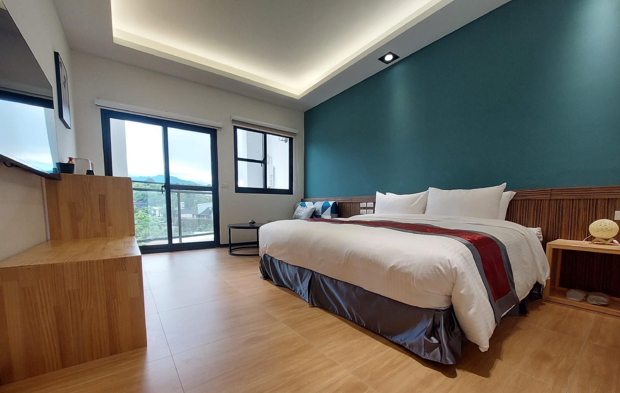 1350 Hostel Double Balcony