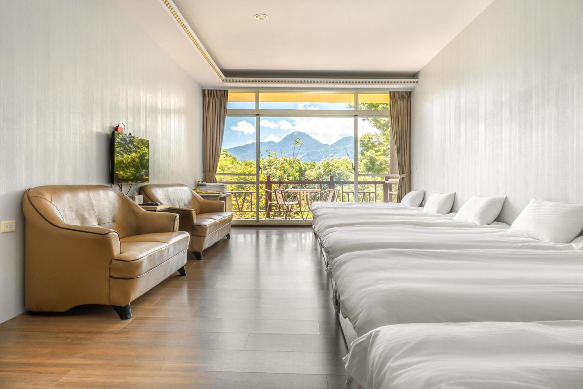 Mountain View Family Room