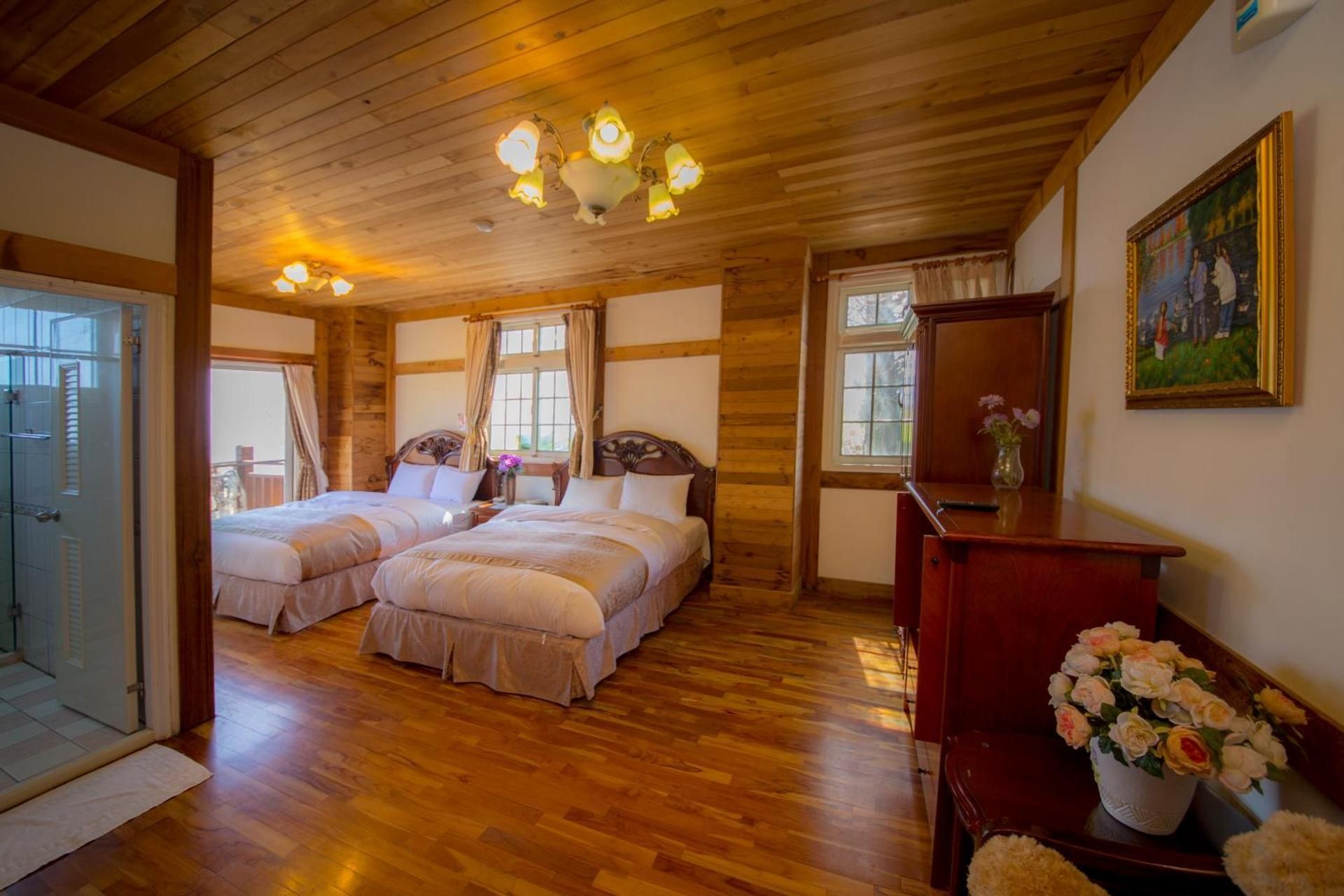 2 Double Beds with Balcony